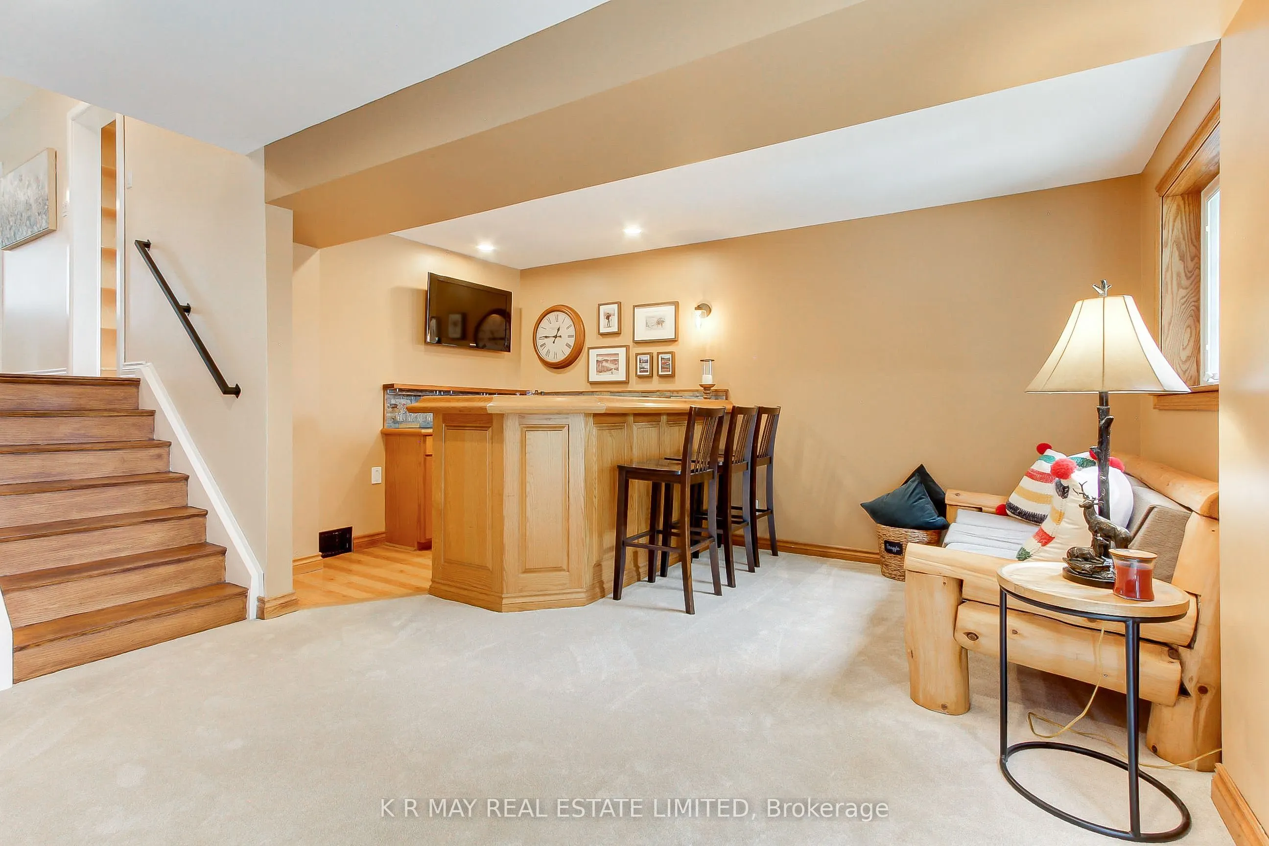 4 Mayhill Crescent