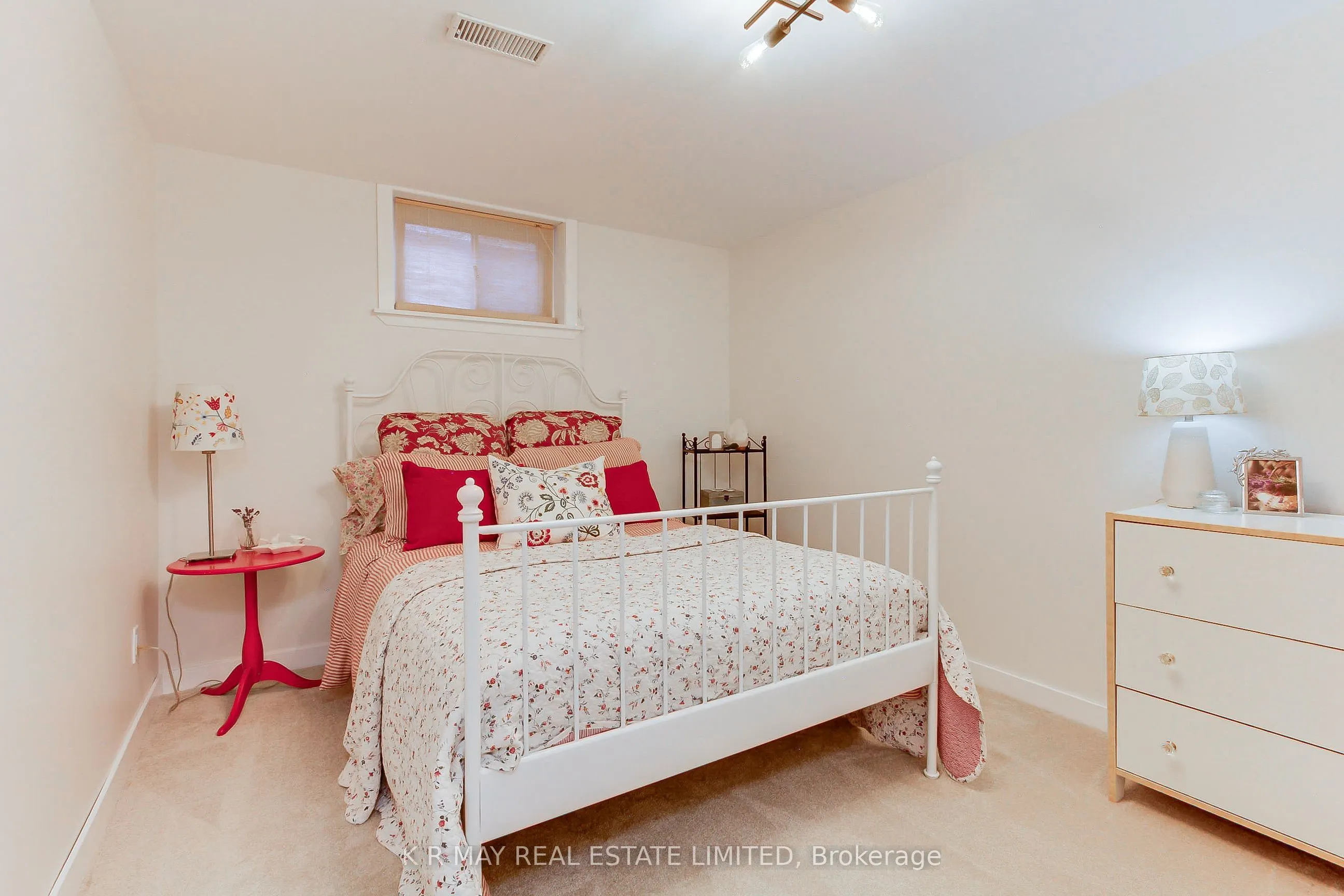 4 Mayhill Crescent