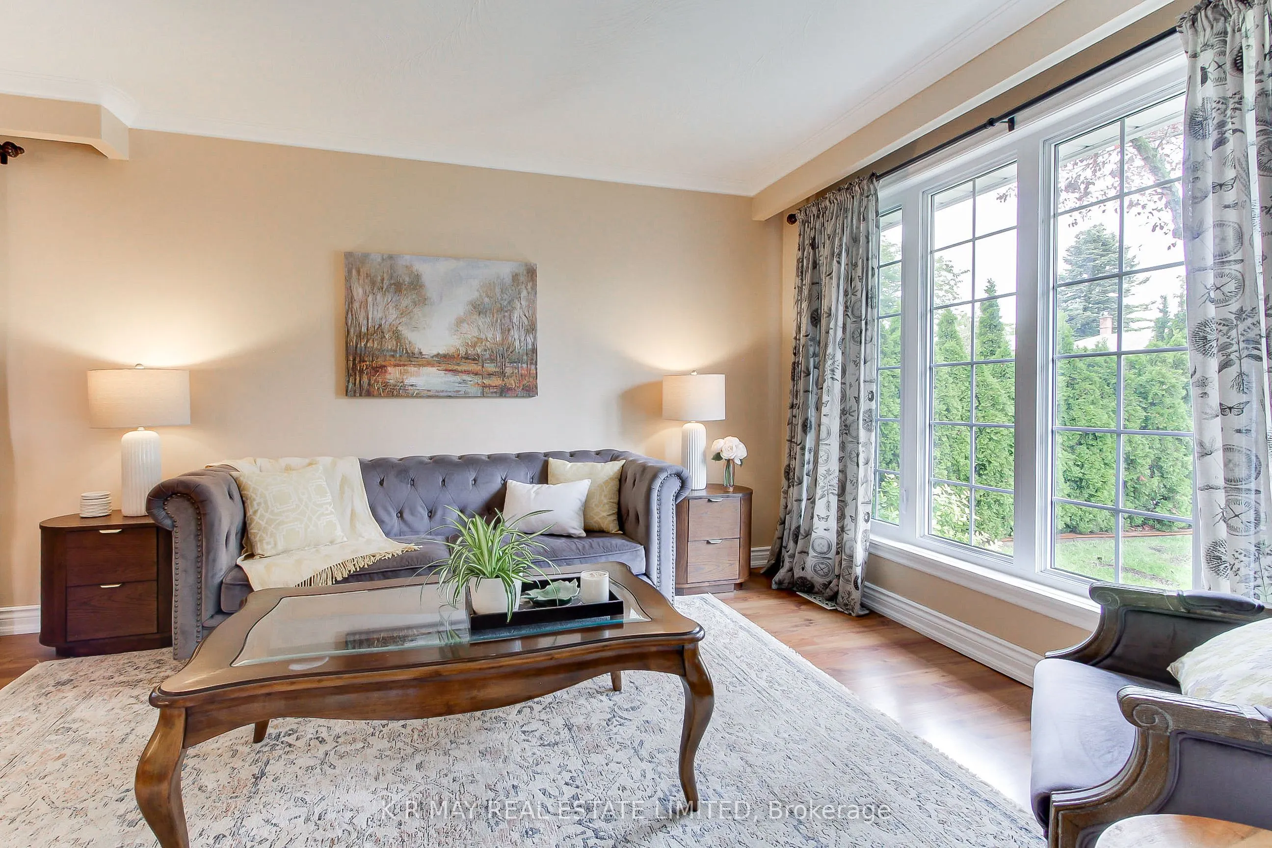 4 Mayhill Crescent