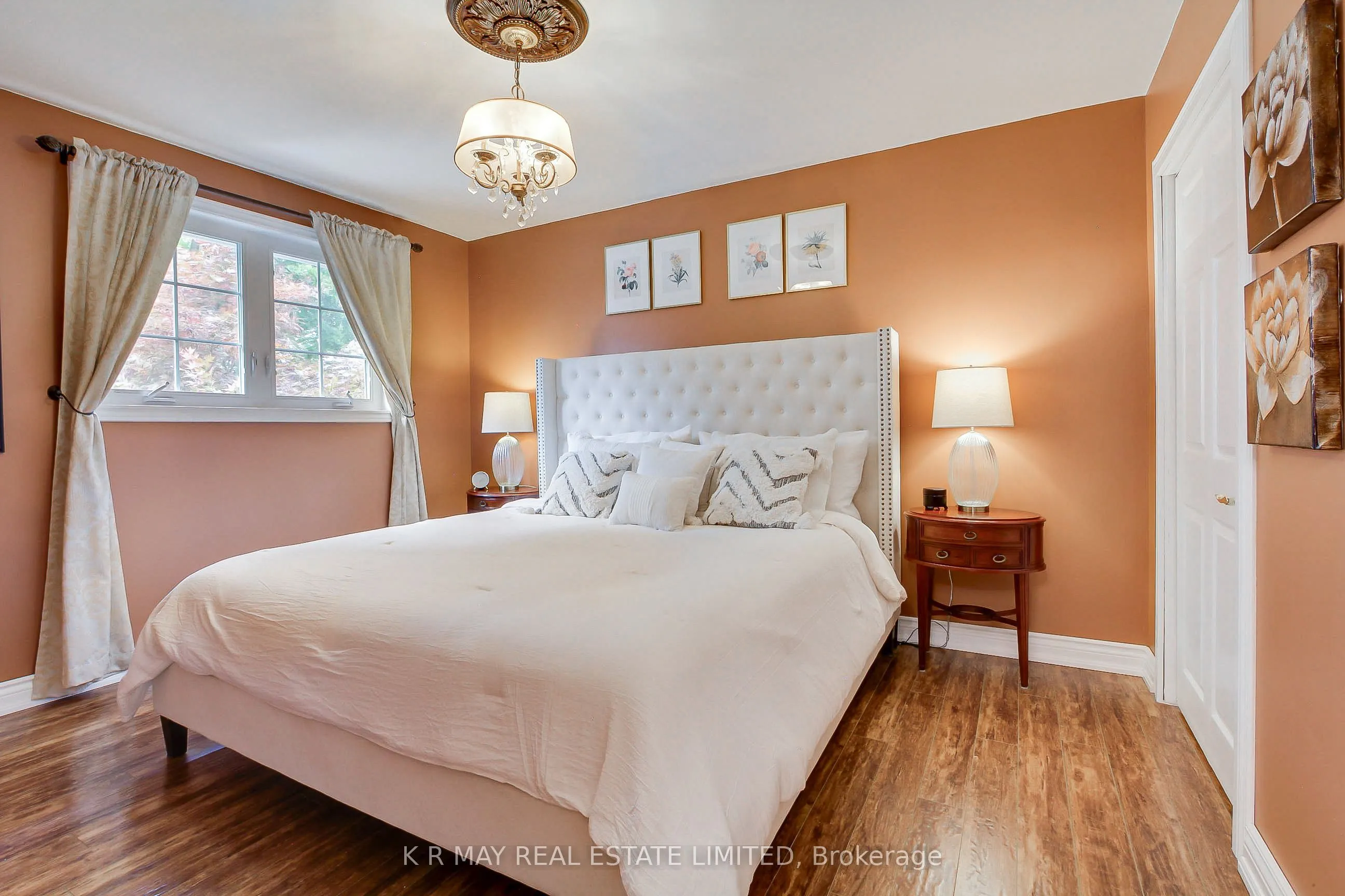 4 Mayhill Crescent
