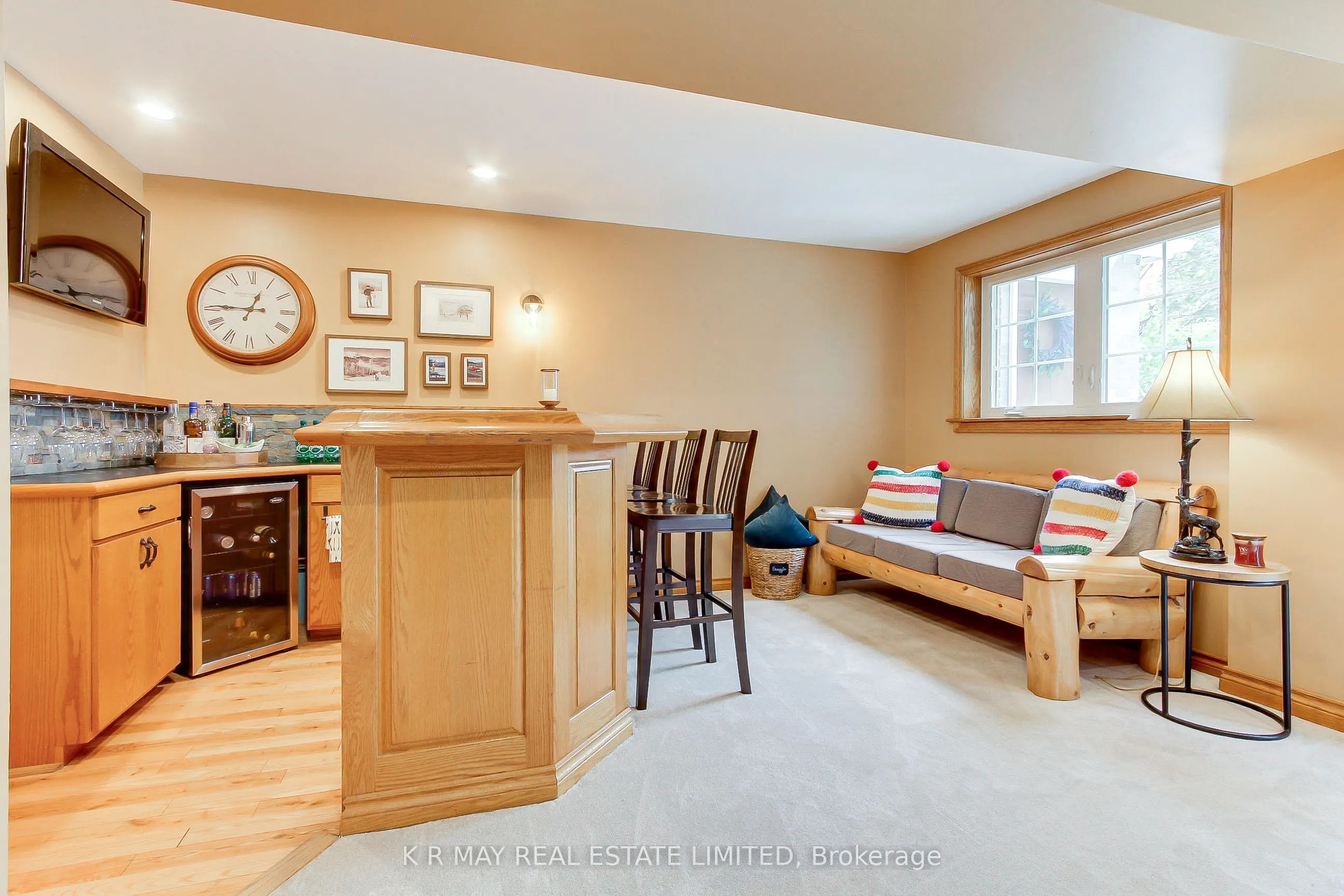 4 Mayhill Crescent