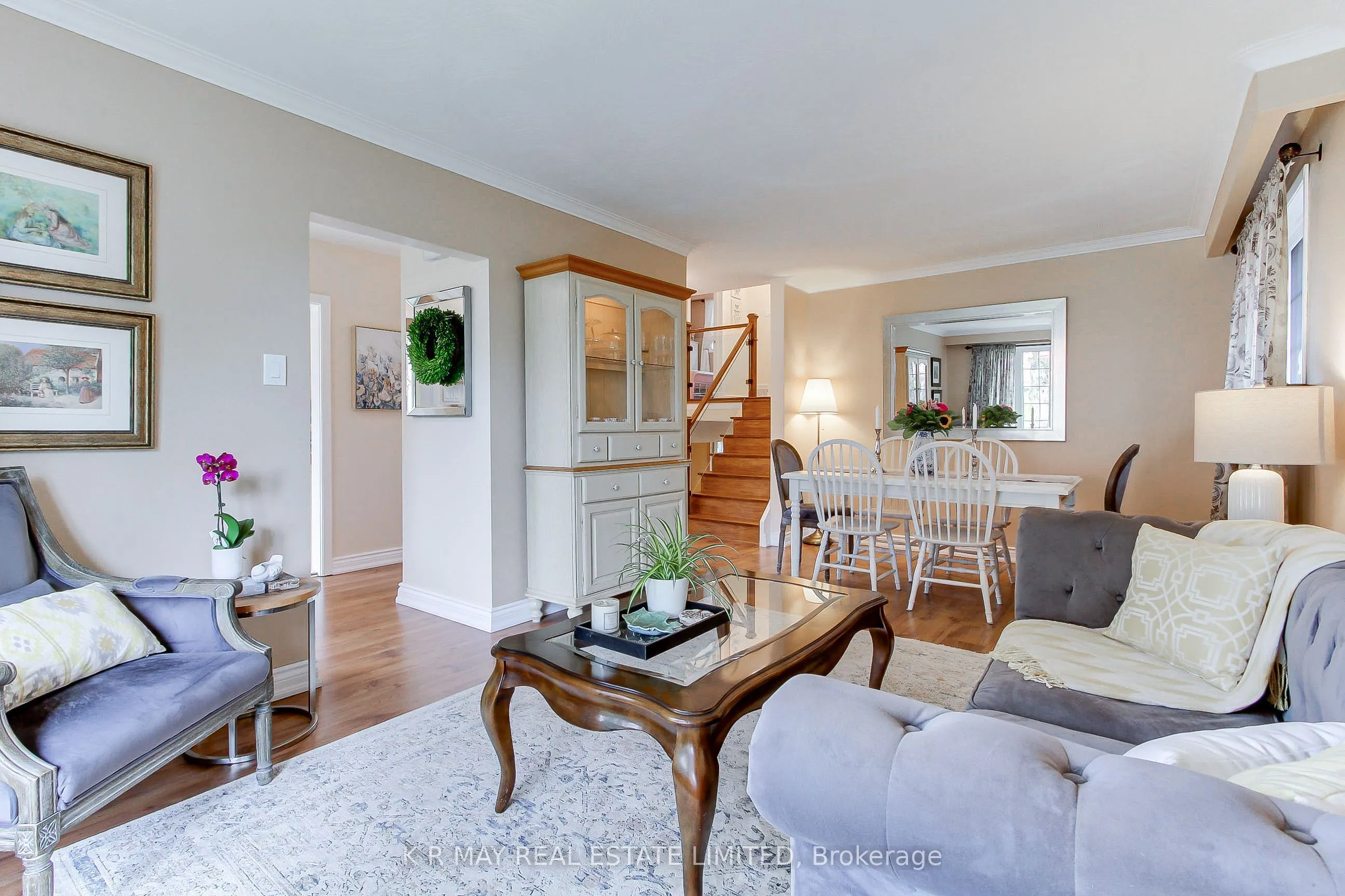 4 Mayhill Crescent