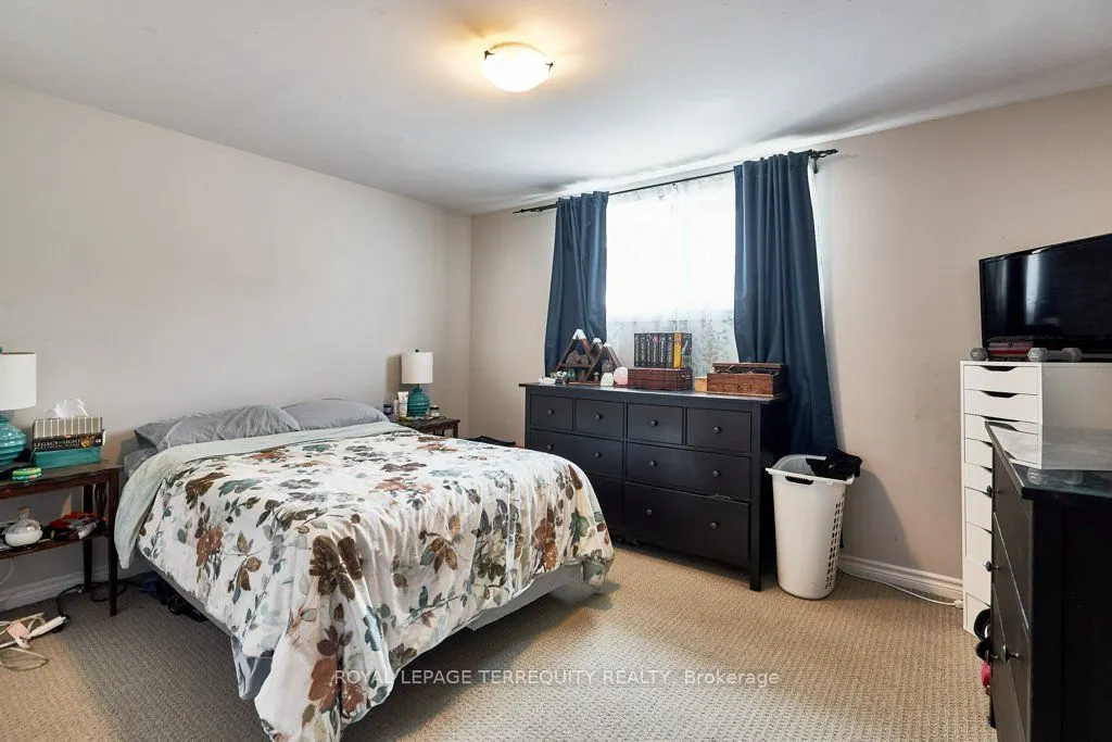 140 Mary Street N