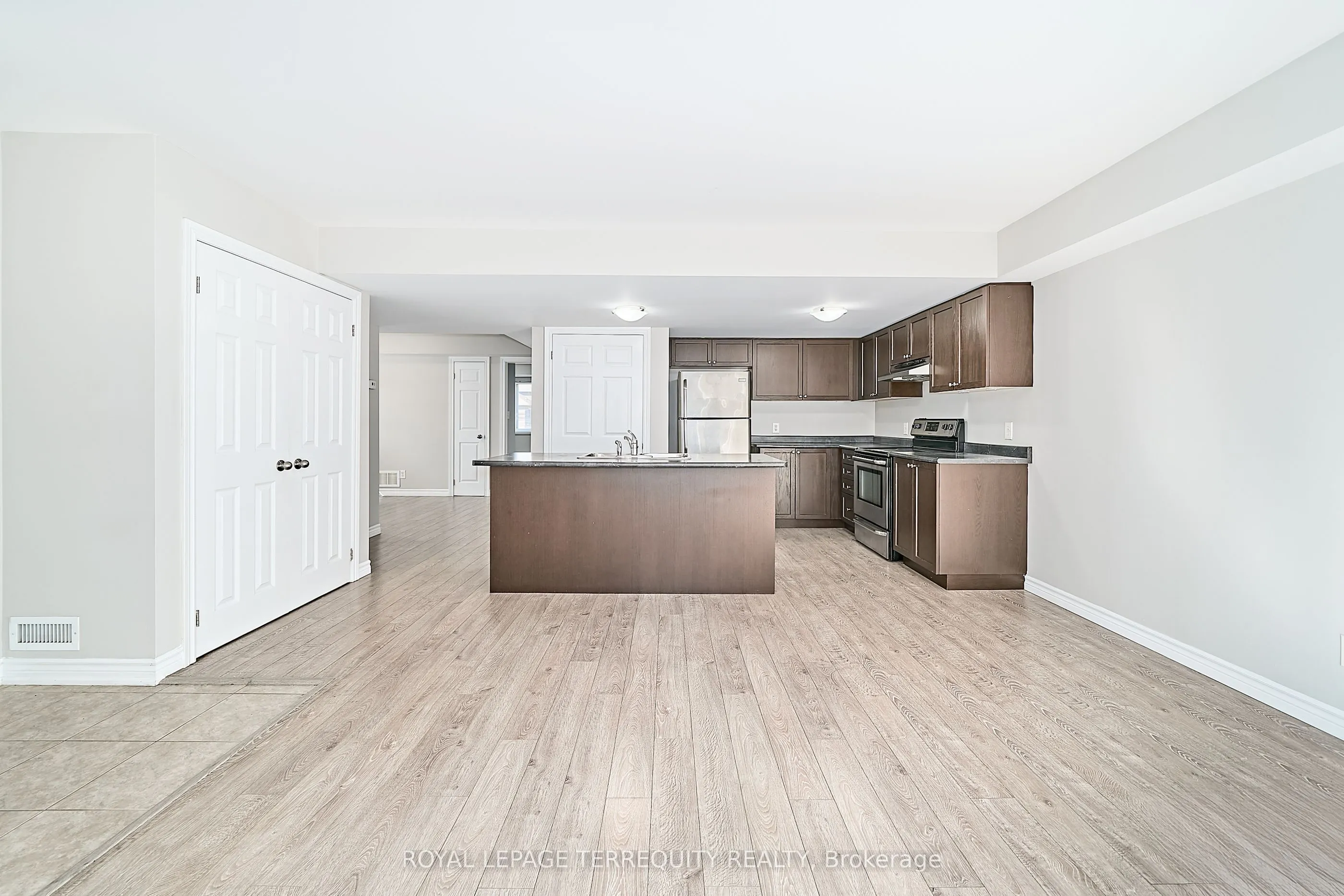 140 Mary Street N