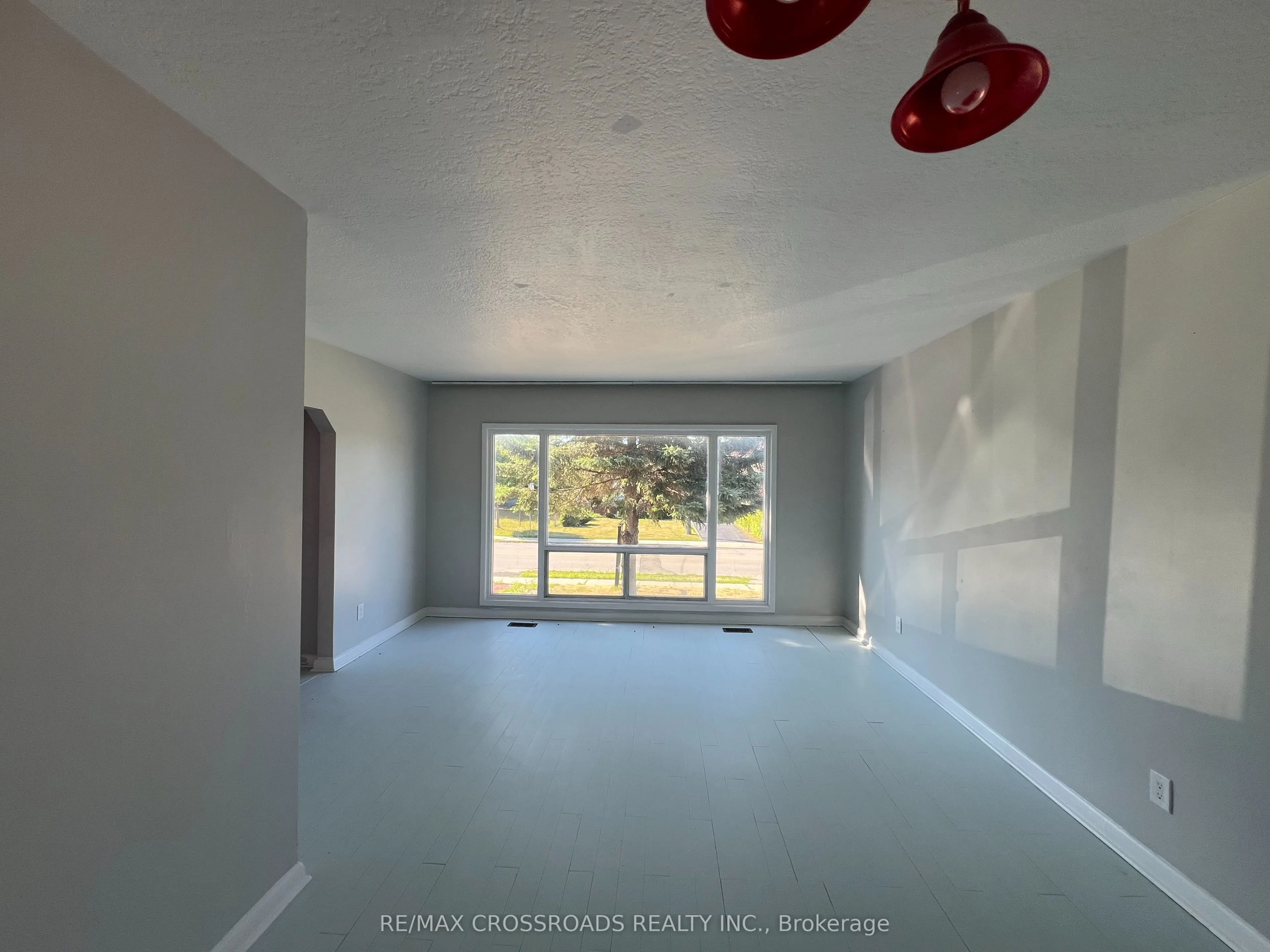 6 Seminole Avenue