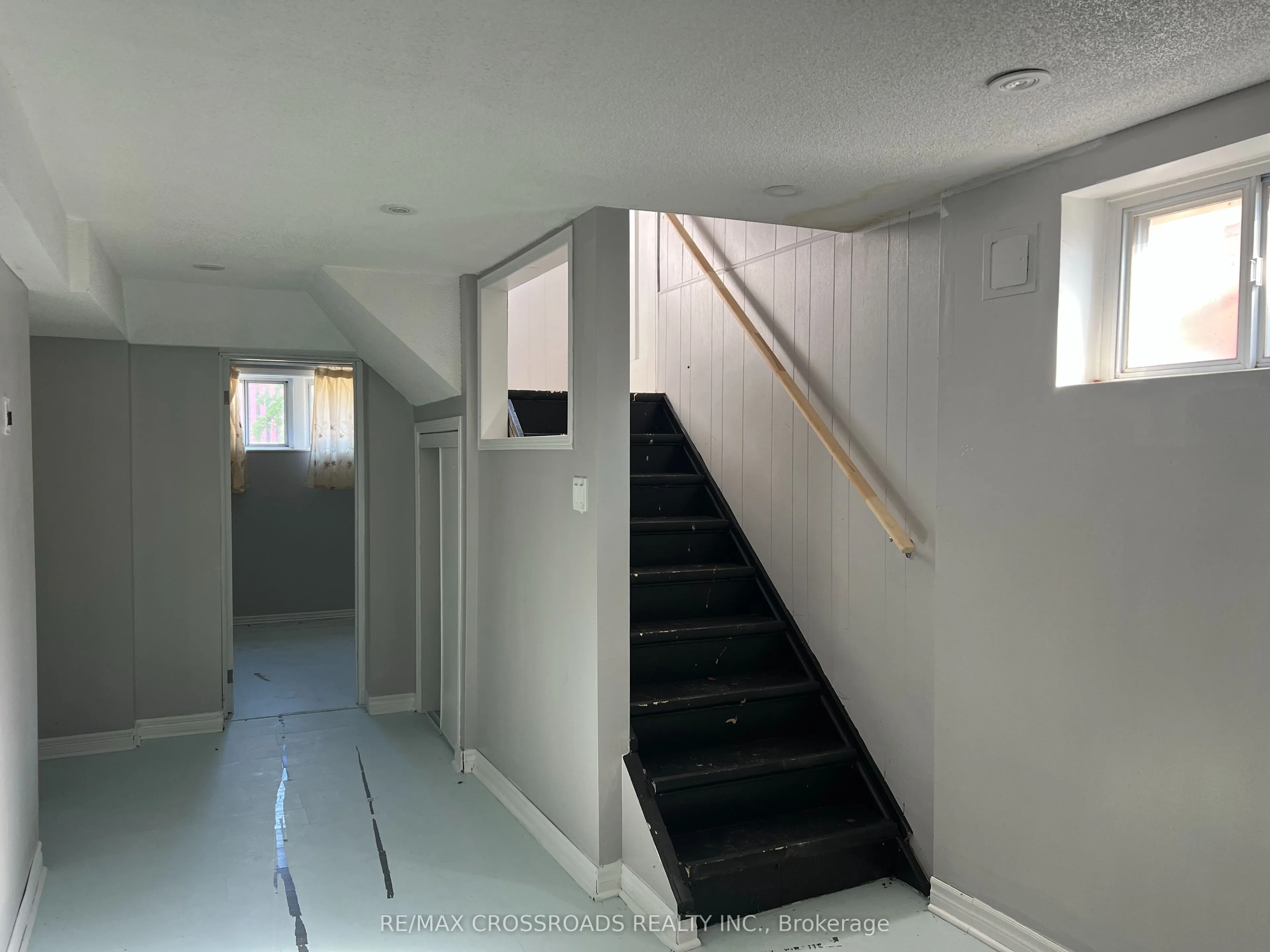 6 Seminole Avenue