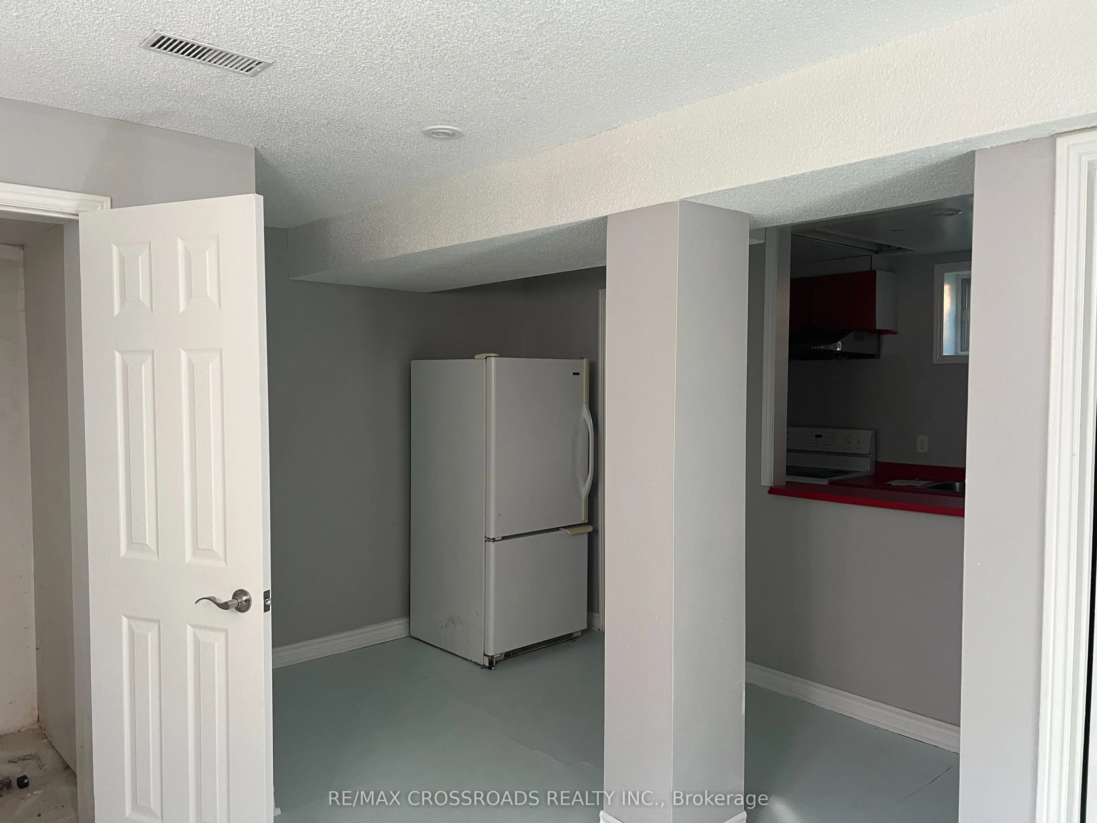 6 Seminole Avenue