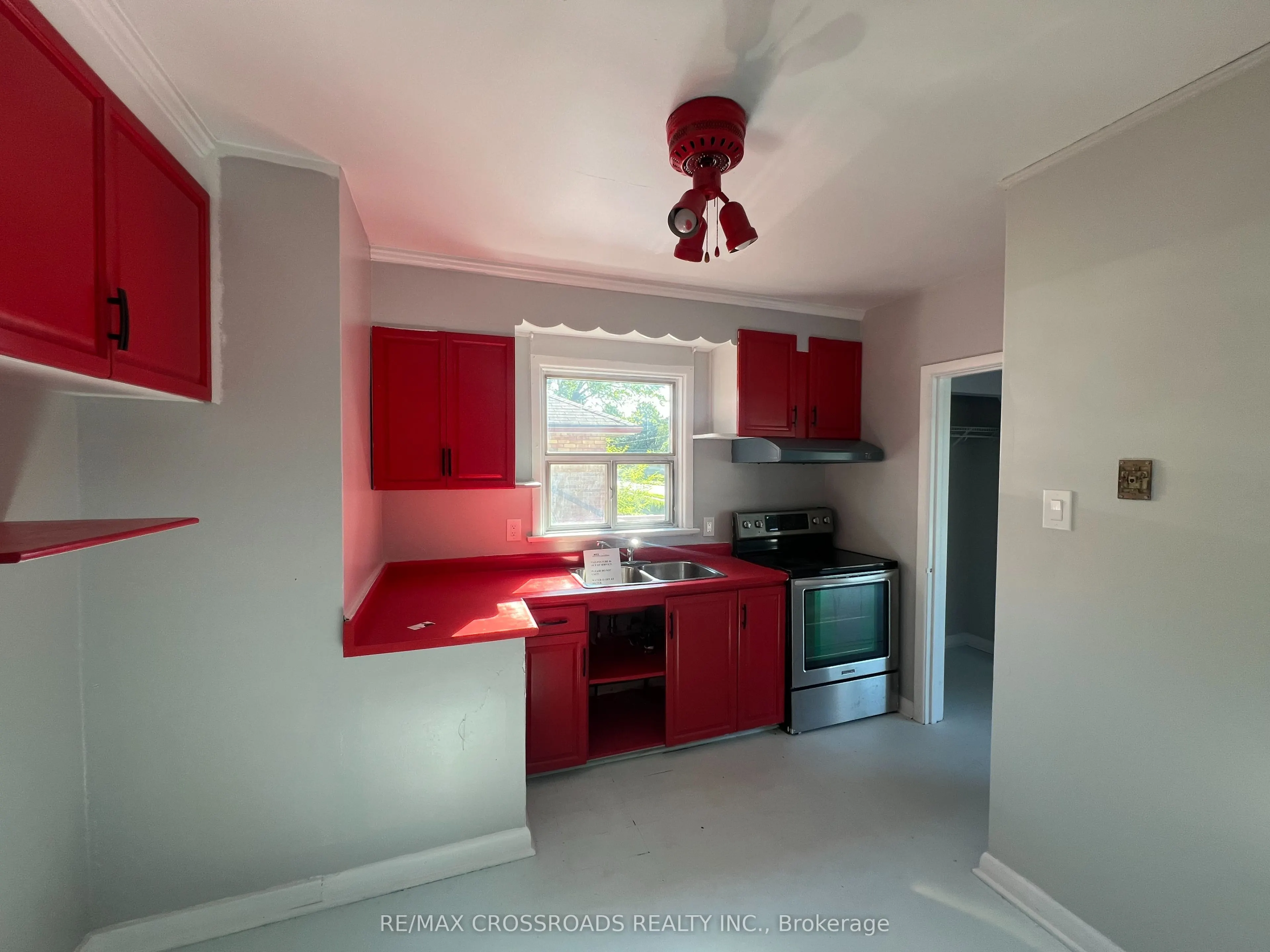 6 Seminole Avenue