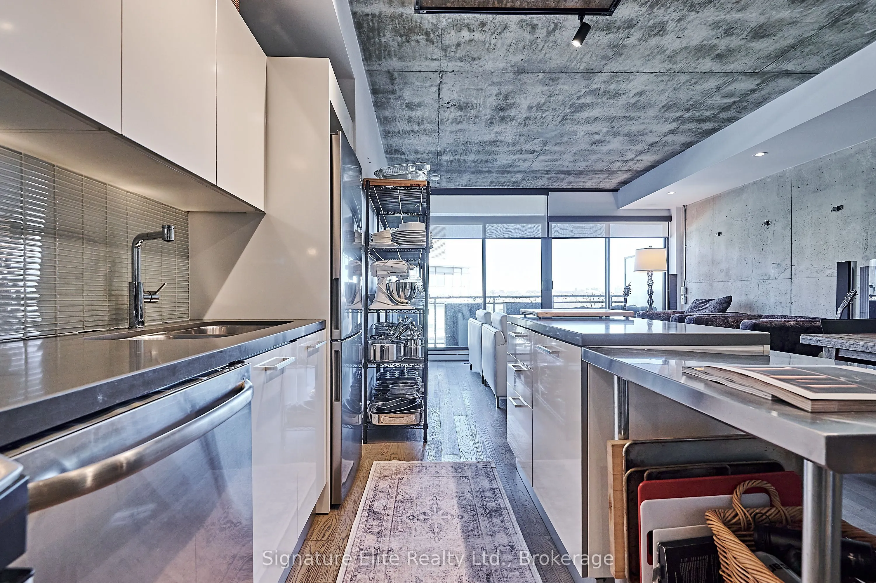 319 Carlaw Avenue, #1006