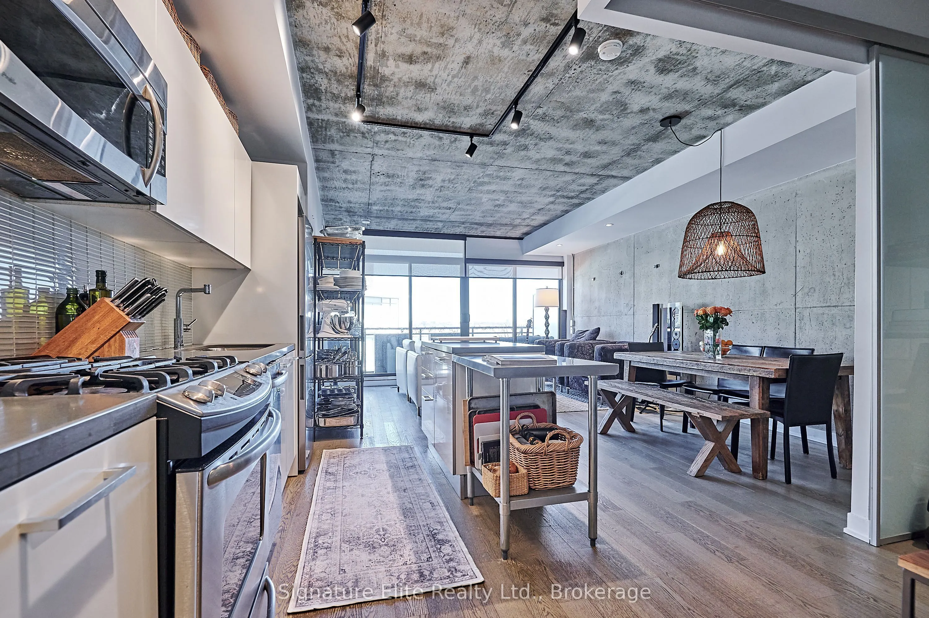 319 Carlaw Avenue, #1006