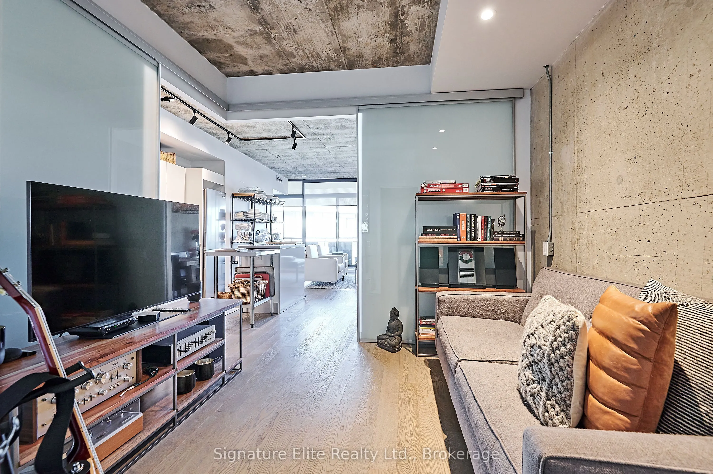 319 Carlaw Avenue, #1006