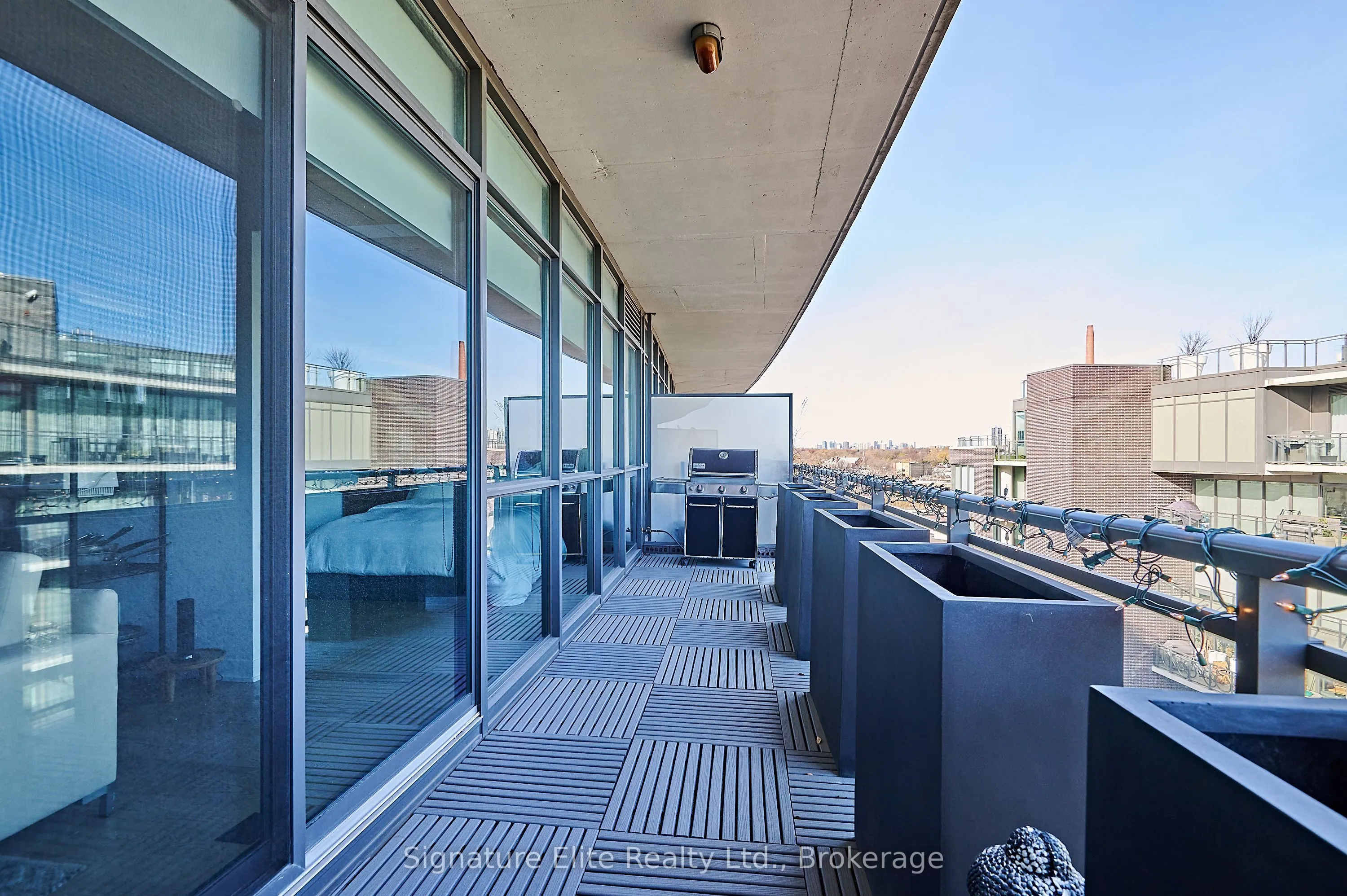 319 Carlaw Avenue, #1006