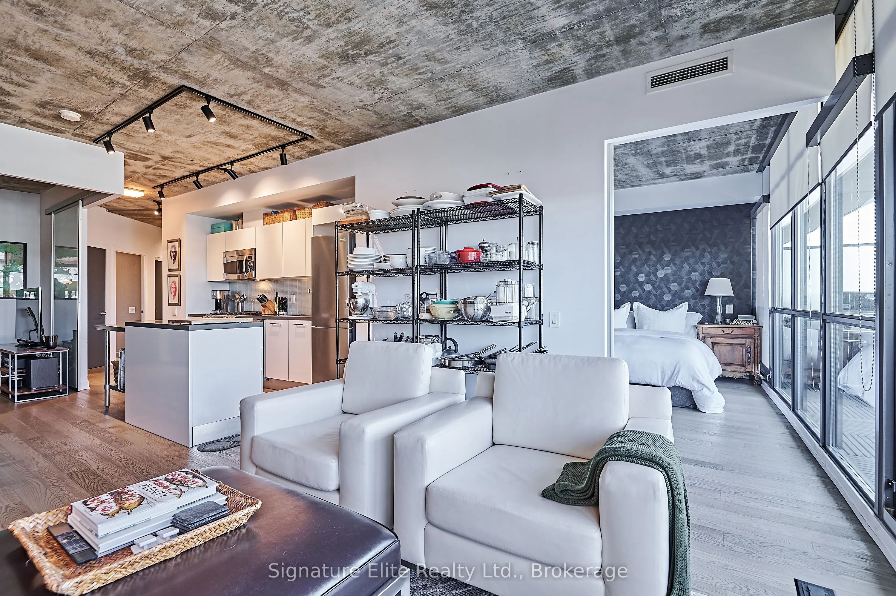 319 Carlaw Avenue, #1006