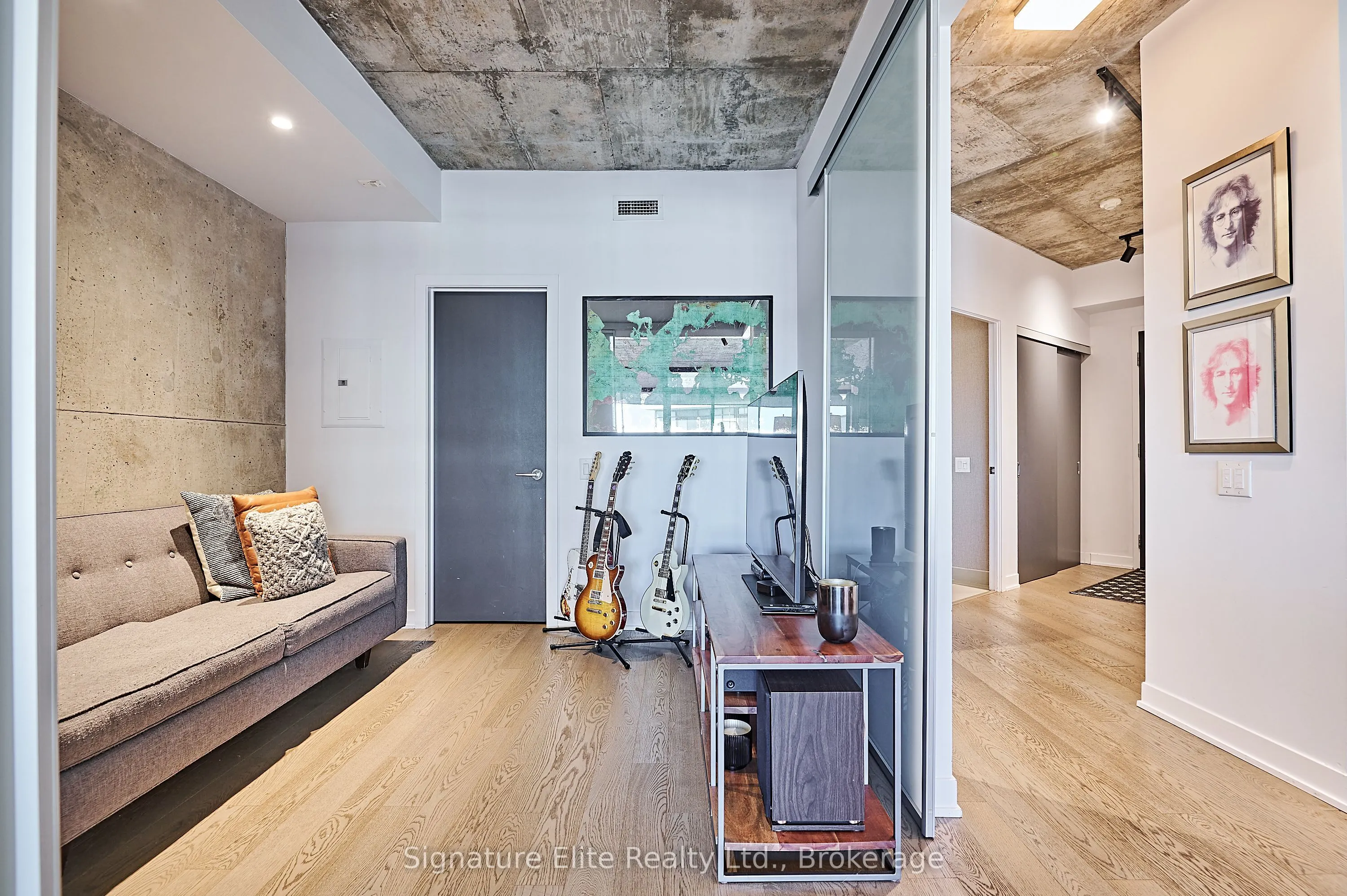 319 Carlaw Avenue, #1006