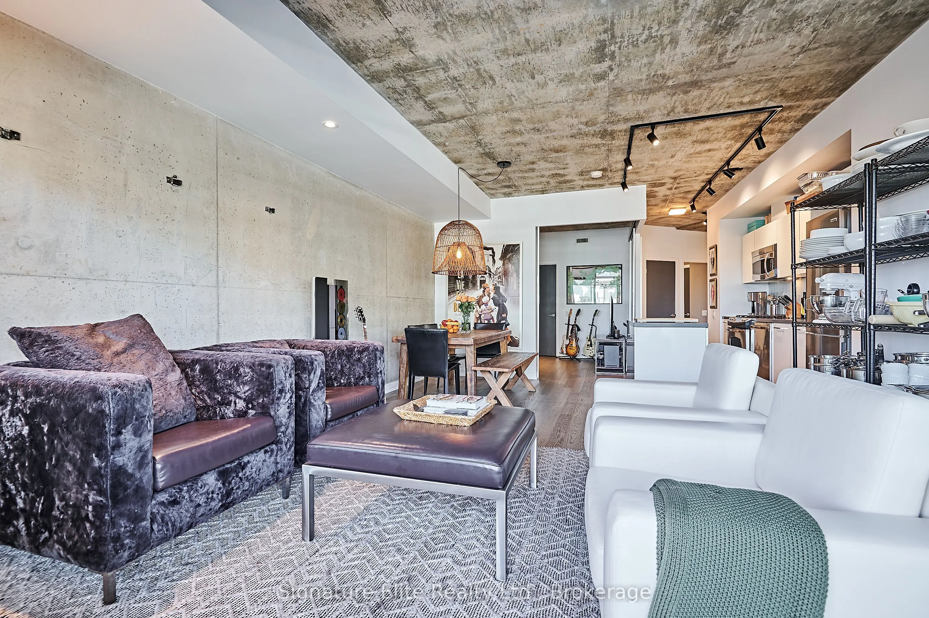319 Carlaw Avenue, #1006