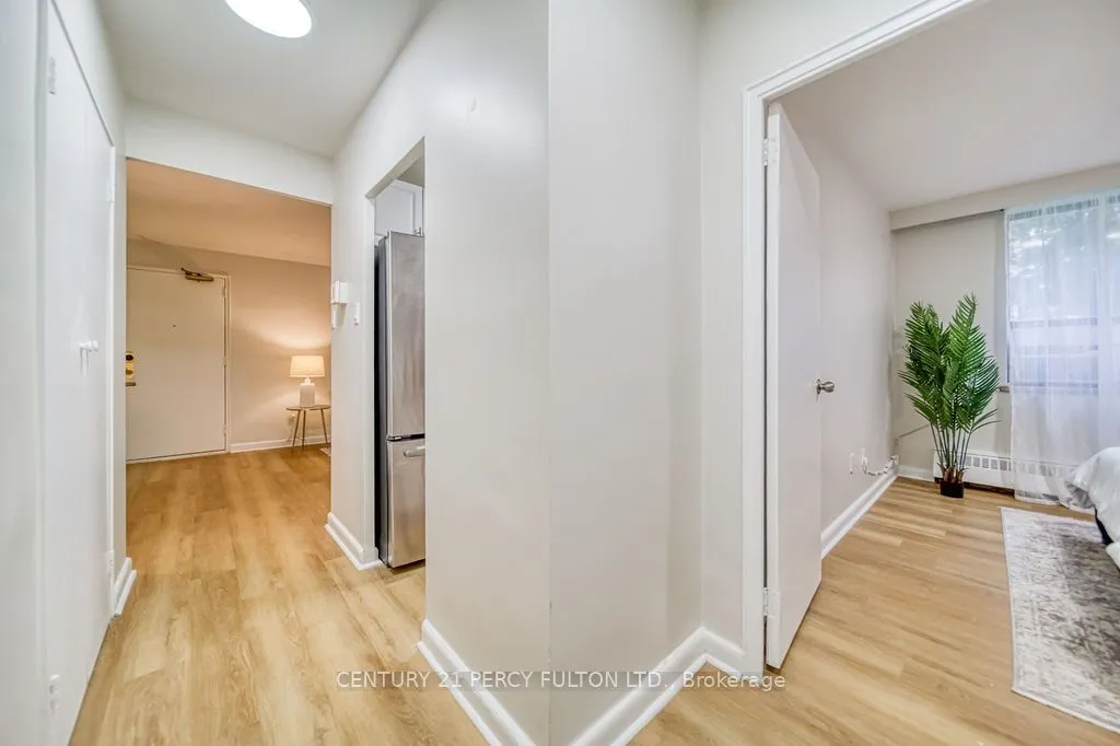 921 Midland Avenue, #101