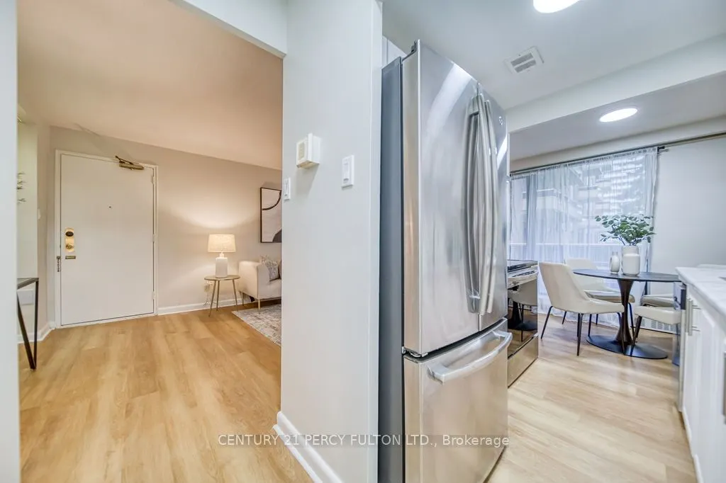 921 Midland Avenue, #101