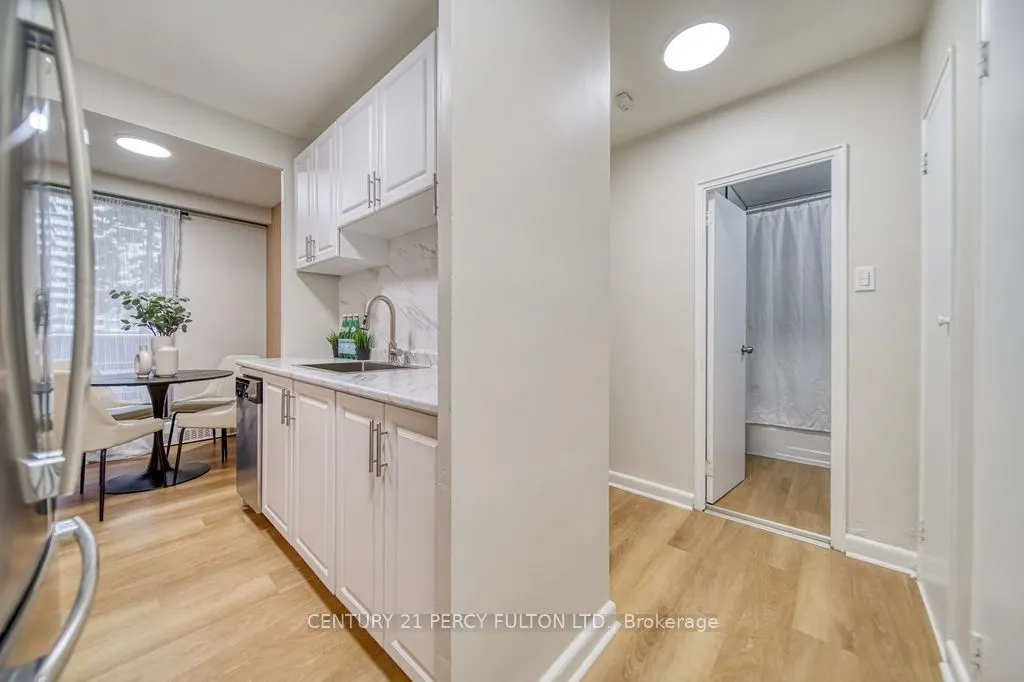 921 Midland Avenue, #101
