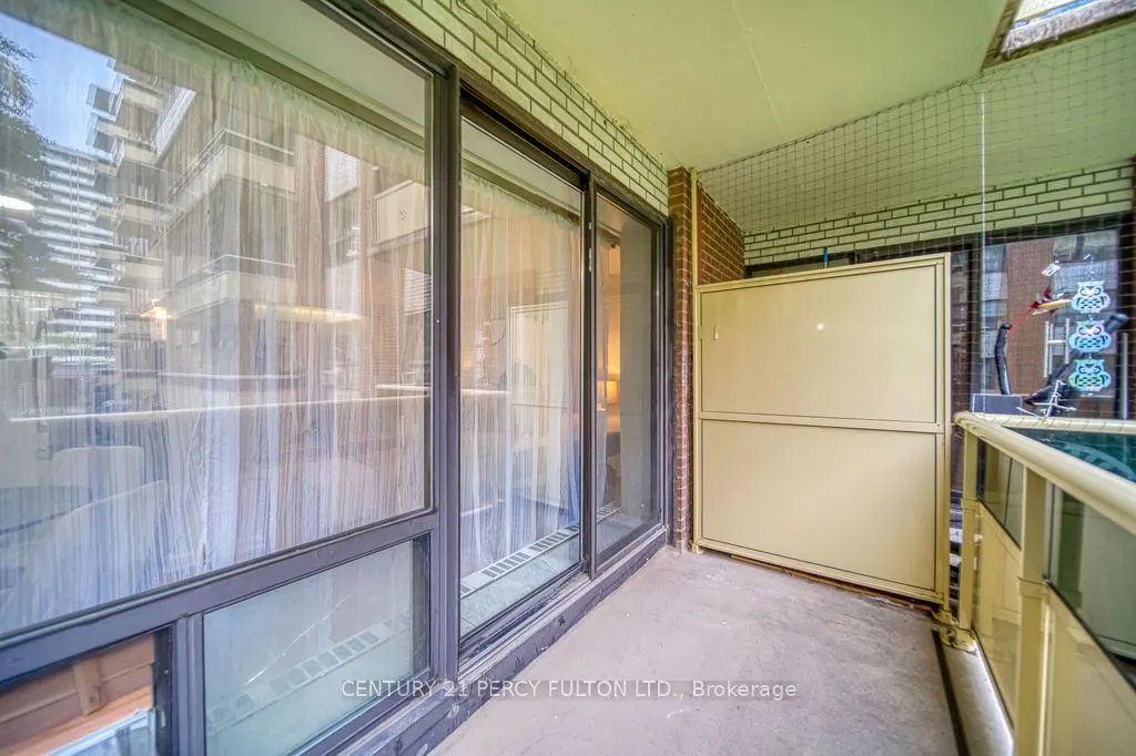 921 Midland Avenue, #101