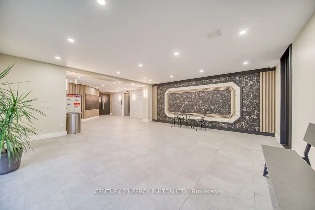 921 Midland Avenue, #101