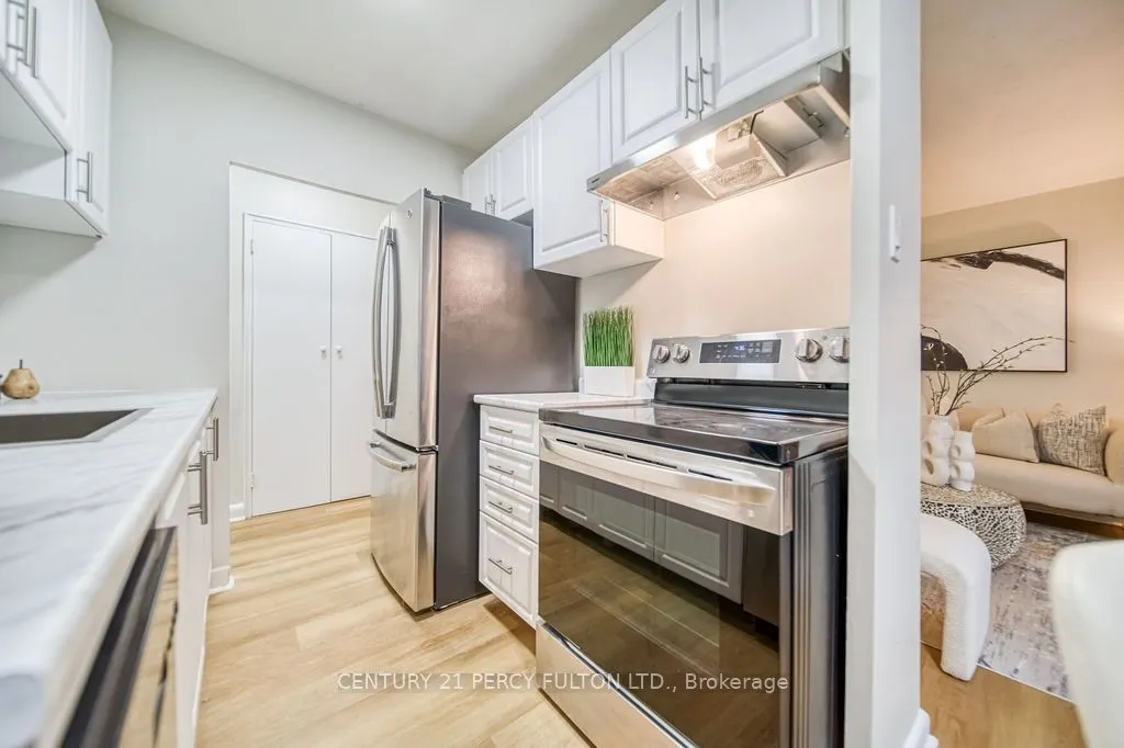 921 Midland Avenue, #101