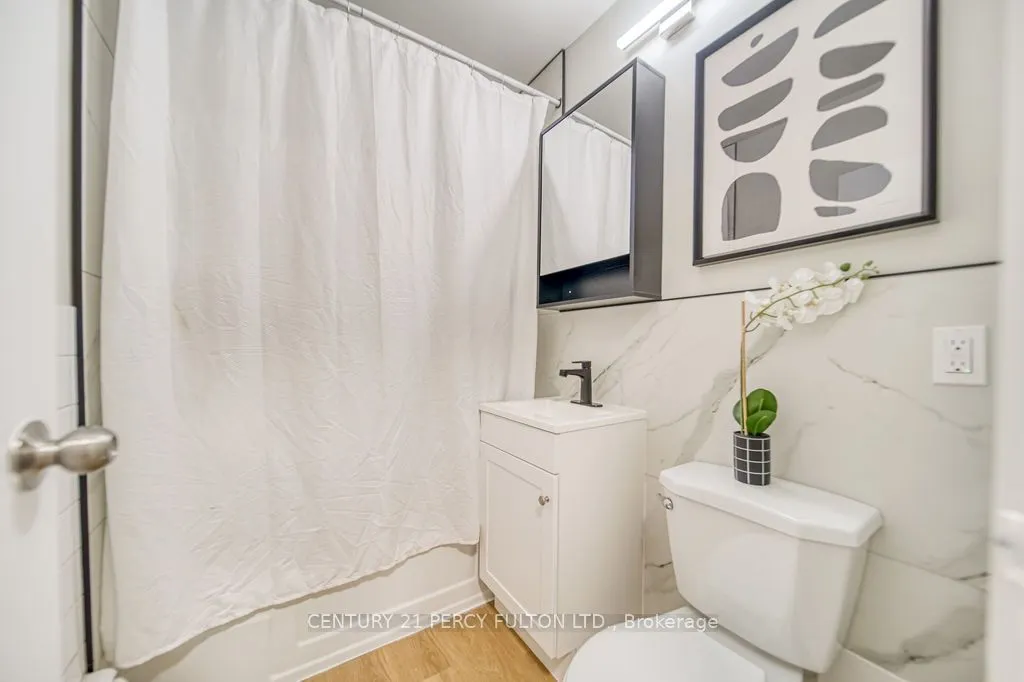 921 Midland Avenue, #101