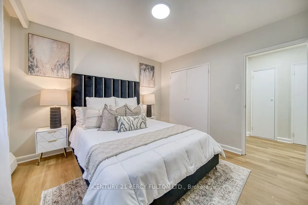 921 Midland Avenue, #101