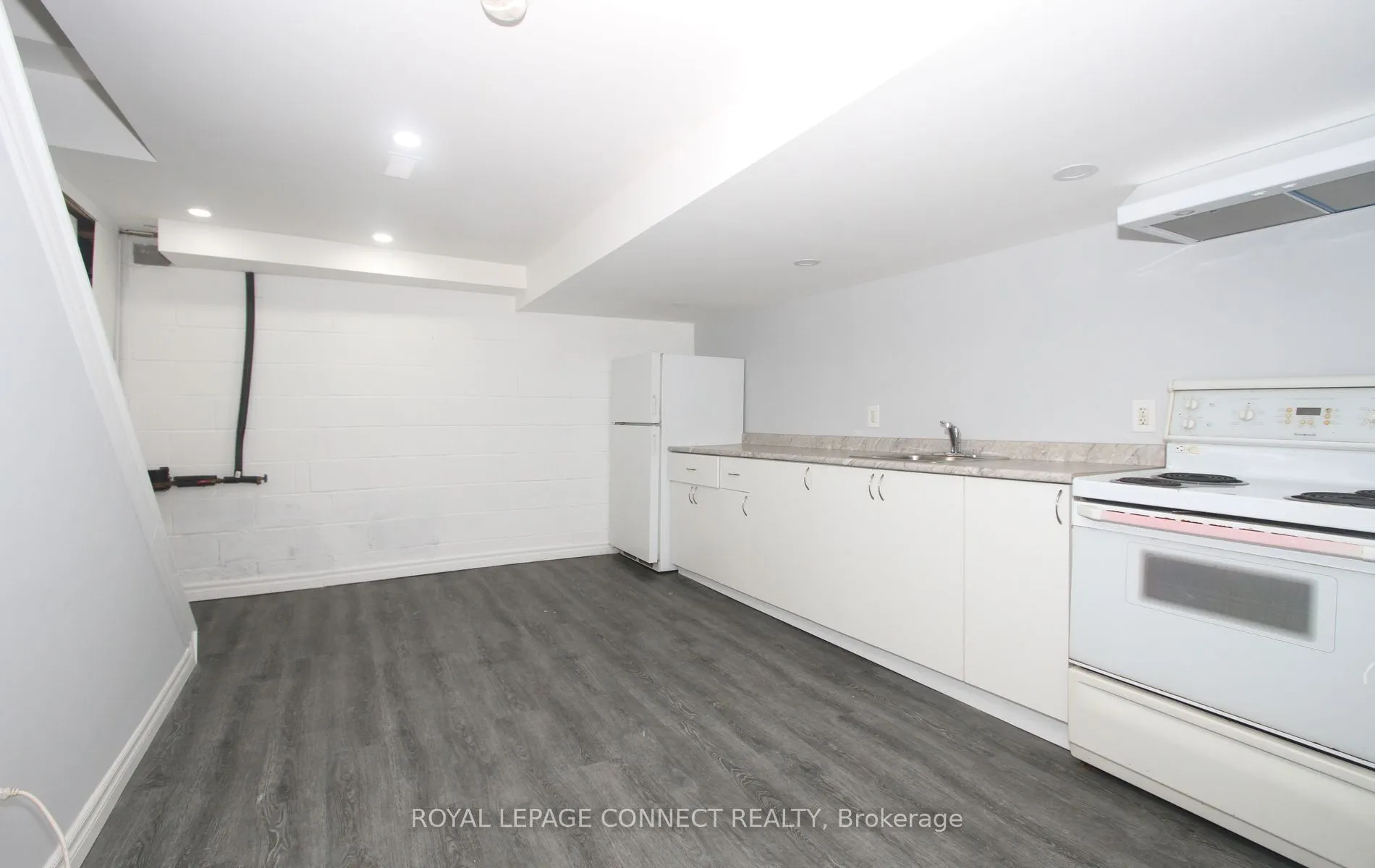 1229A Woodbine (Lower) Avenue