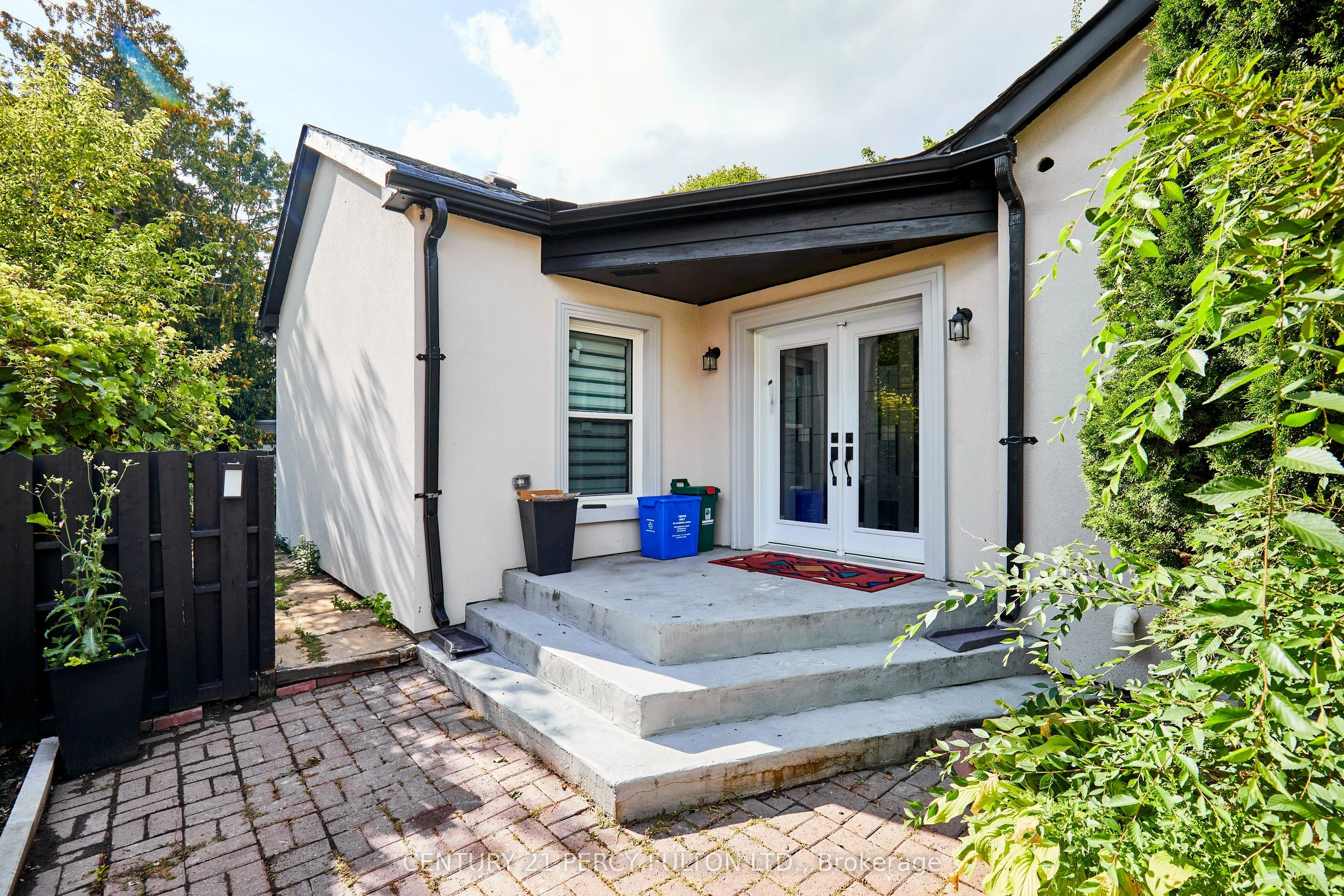 132 Old Harwood Avenue
