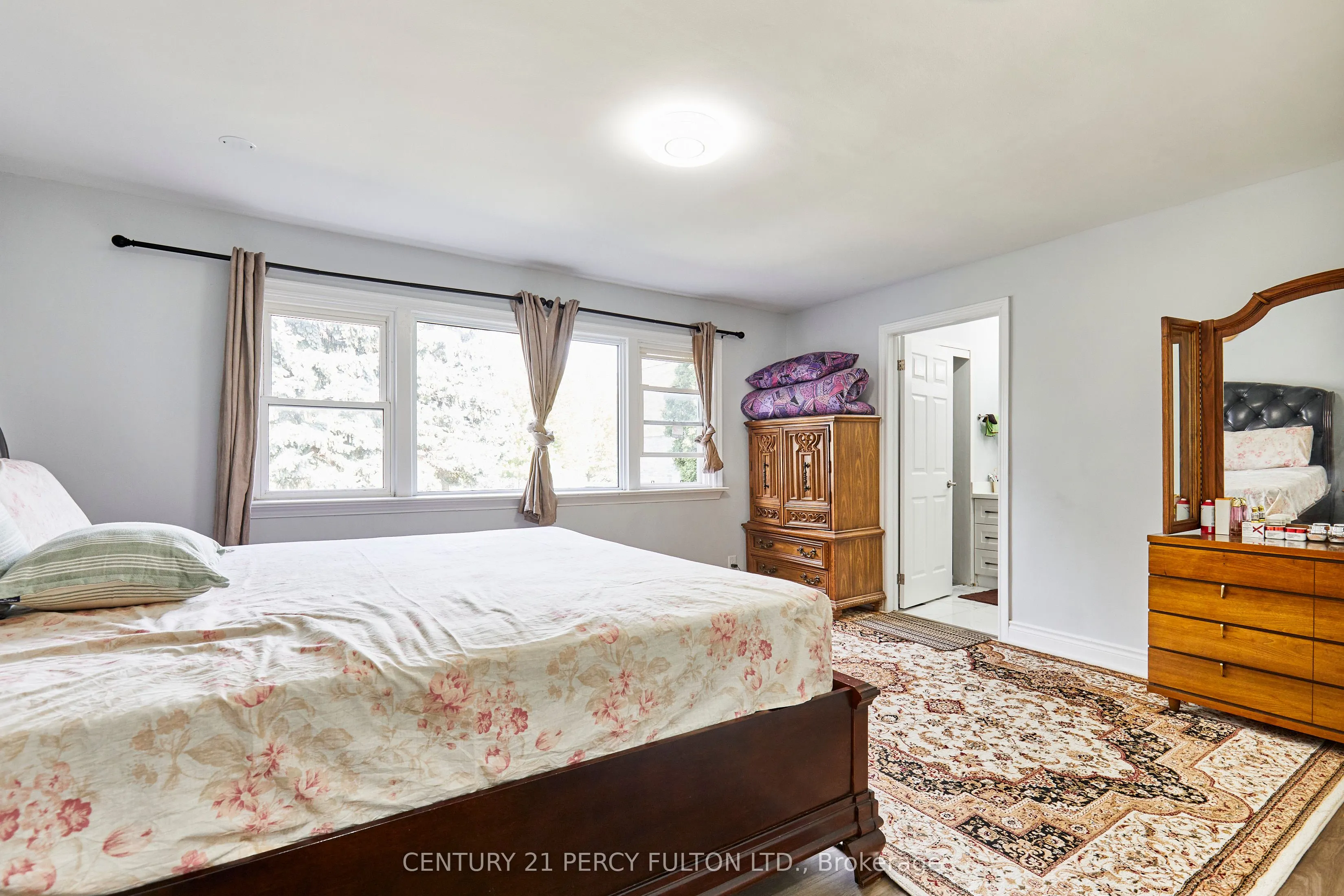 132 Old Harwood Avenue