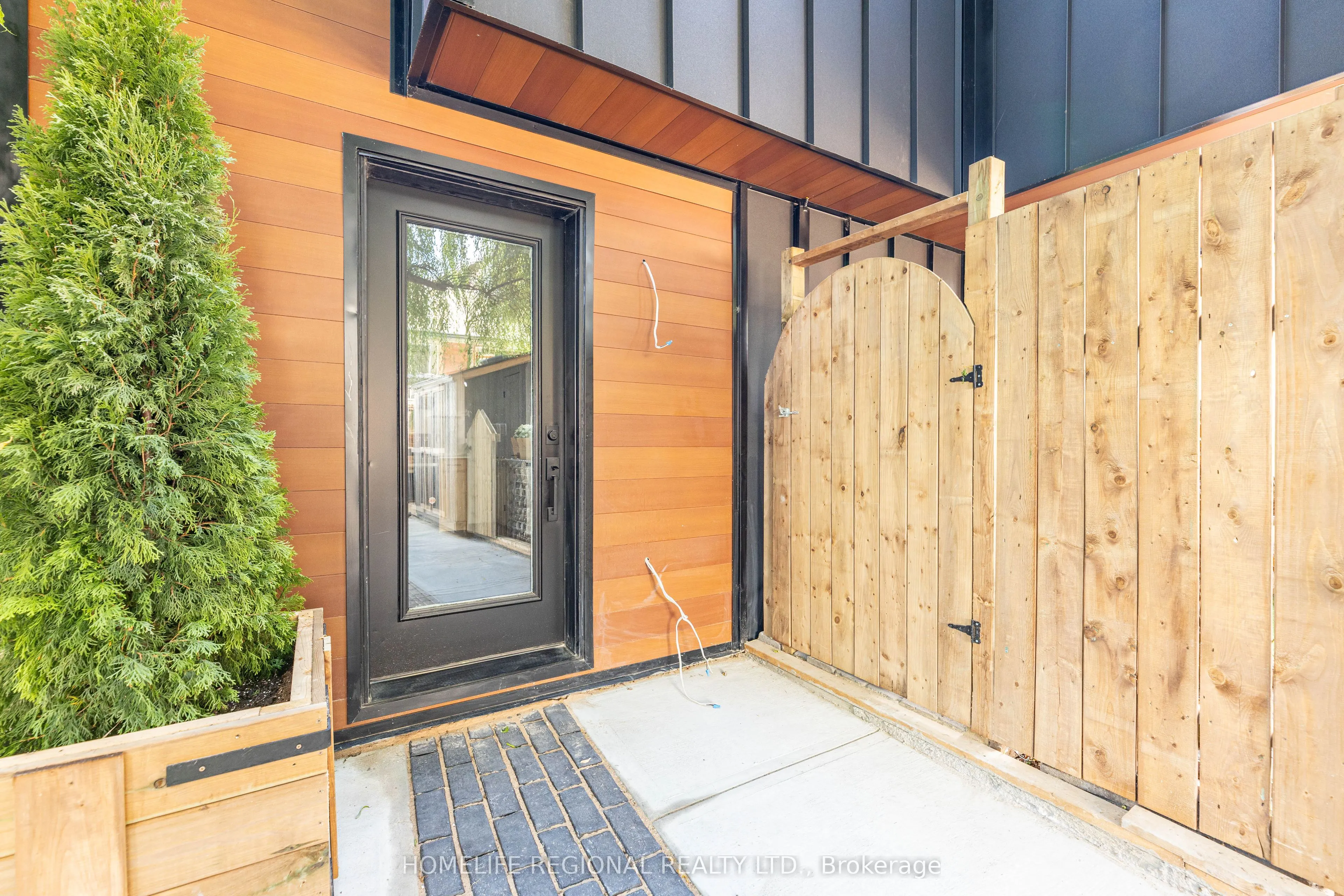 5 Edgewood Gardens, #Garden Suite