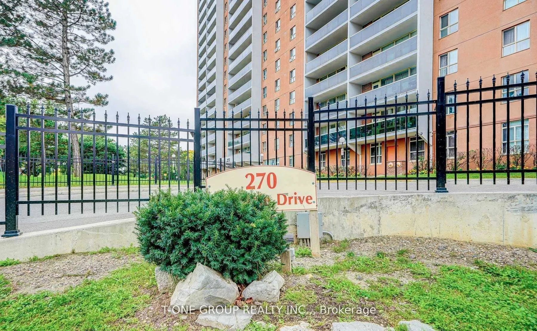 270 Palmdale Drive, #610