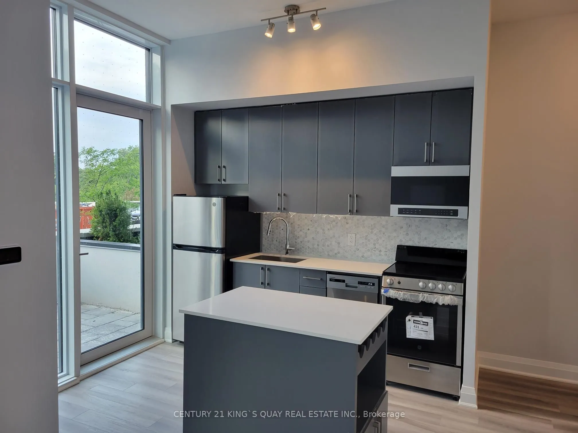 3220 Sheppard Avenue E, #106