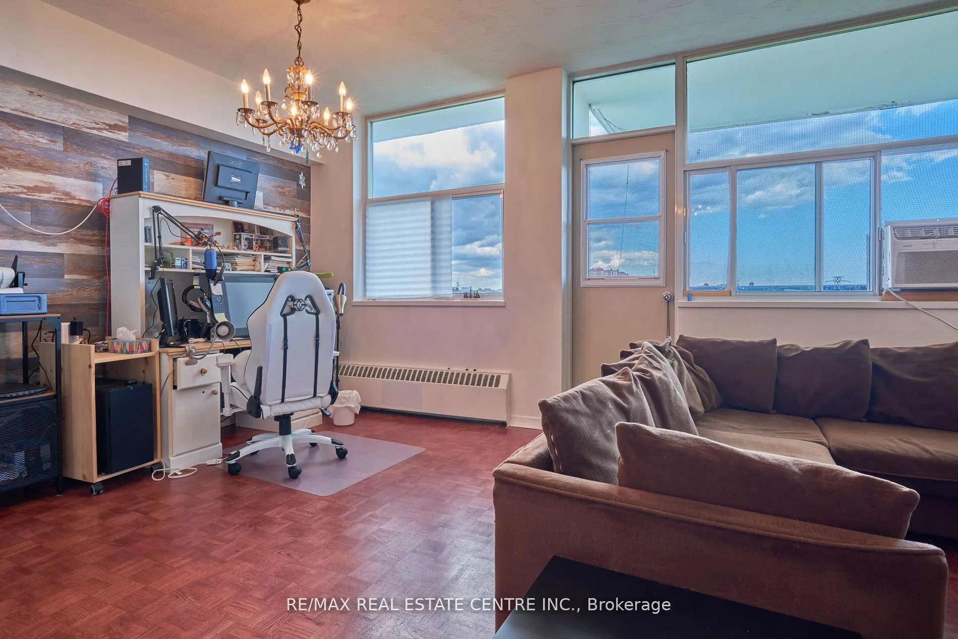 2245 Eglinton Avenue E, #1010