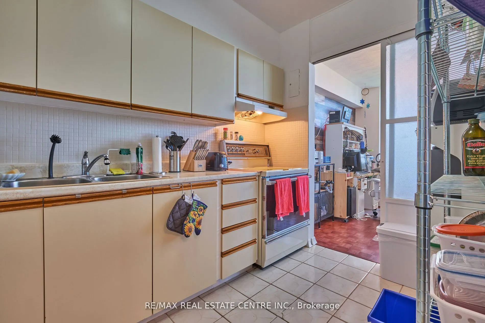 2245 Eglinton Avenue E, #1010