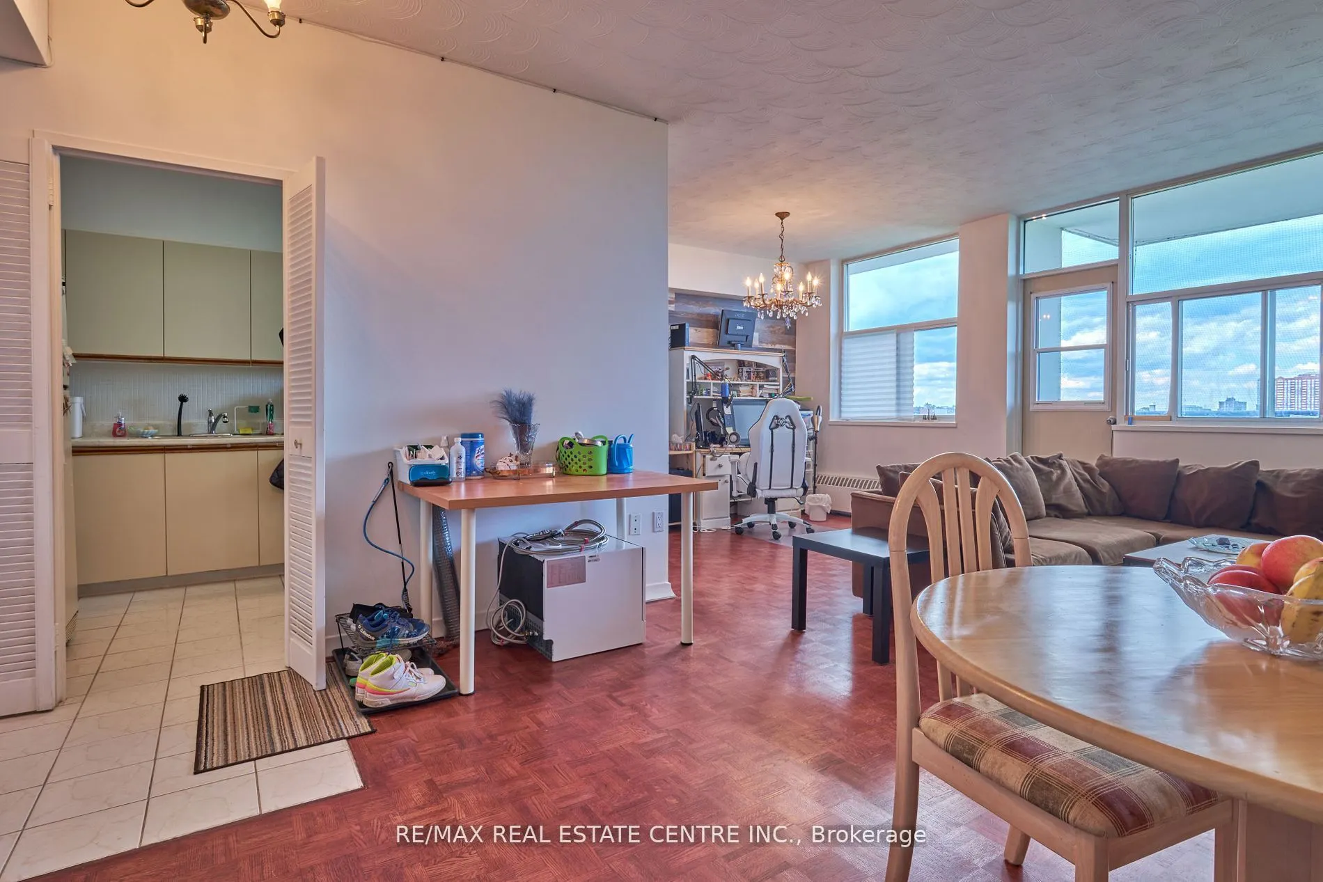 2245 Eglinton Avenue E, #1010