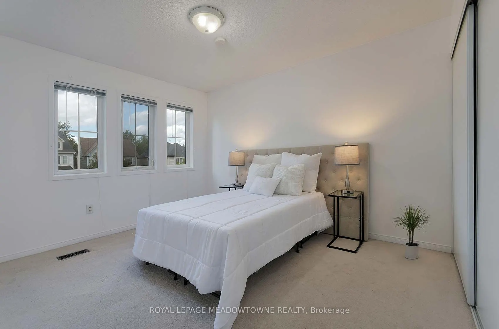 28 Norland Circle