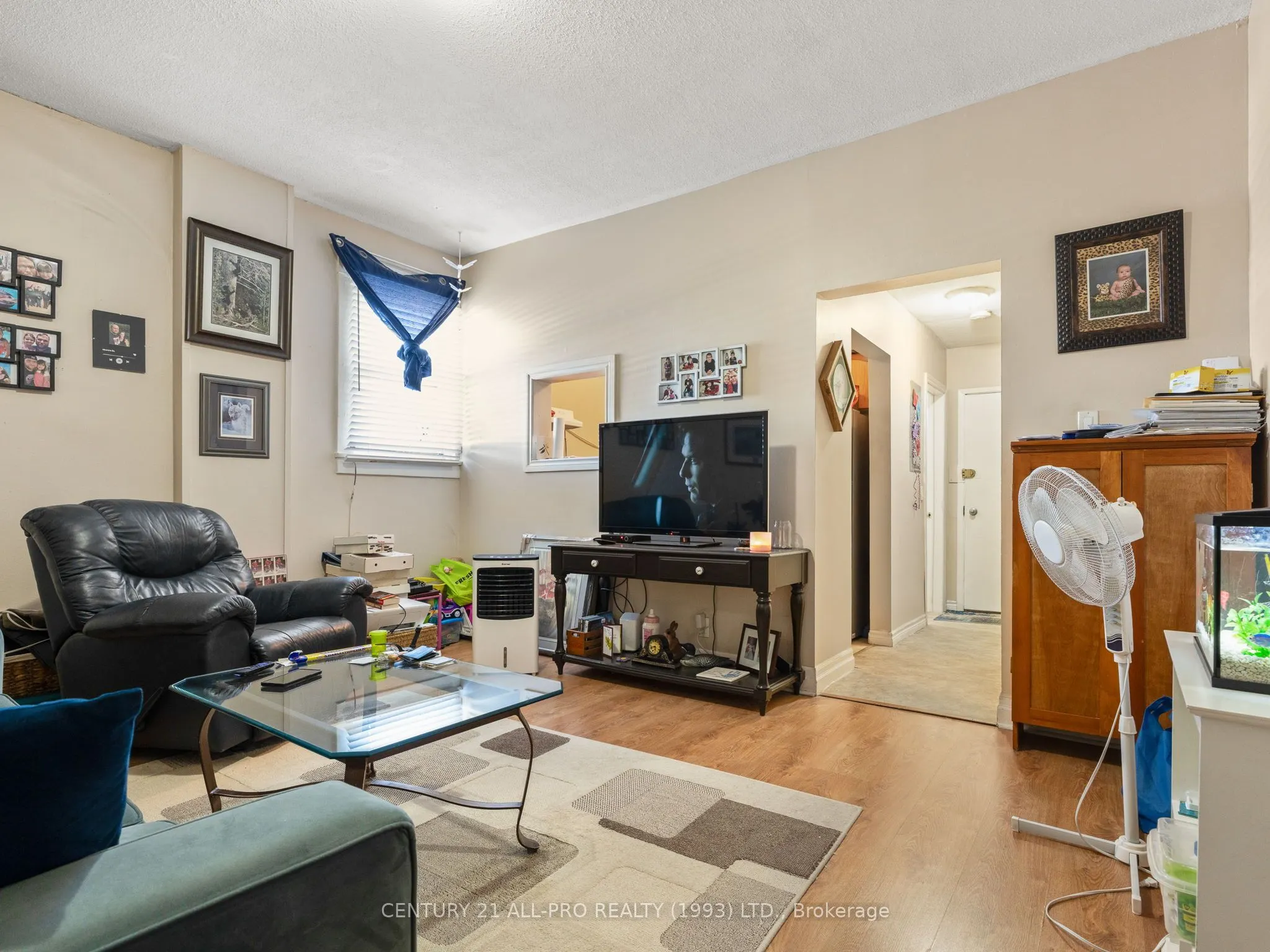 34 King Street W