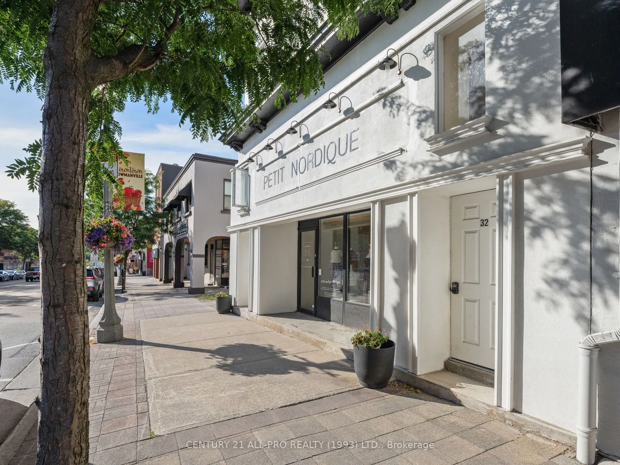 34 King Street W