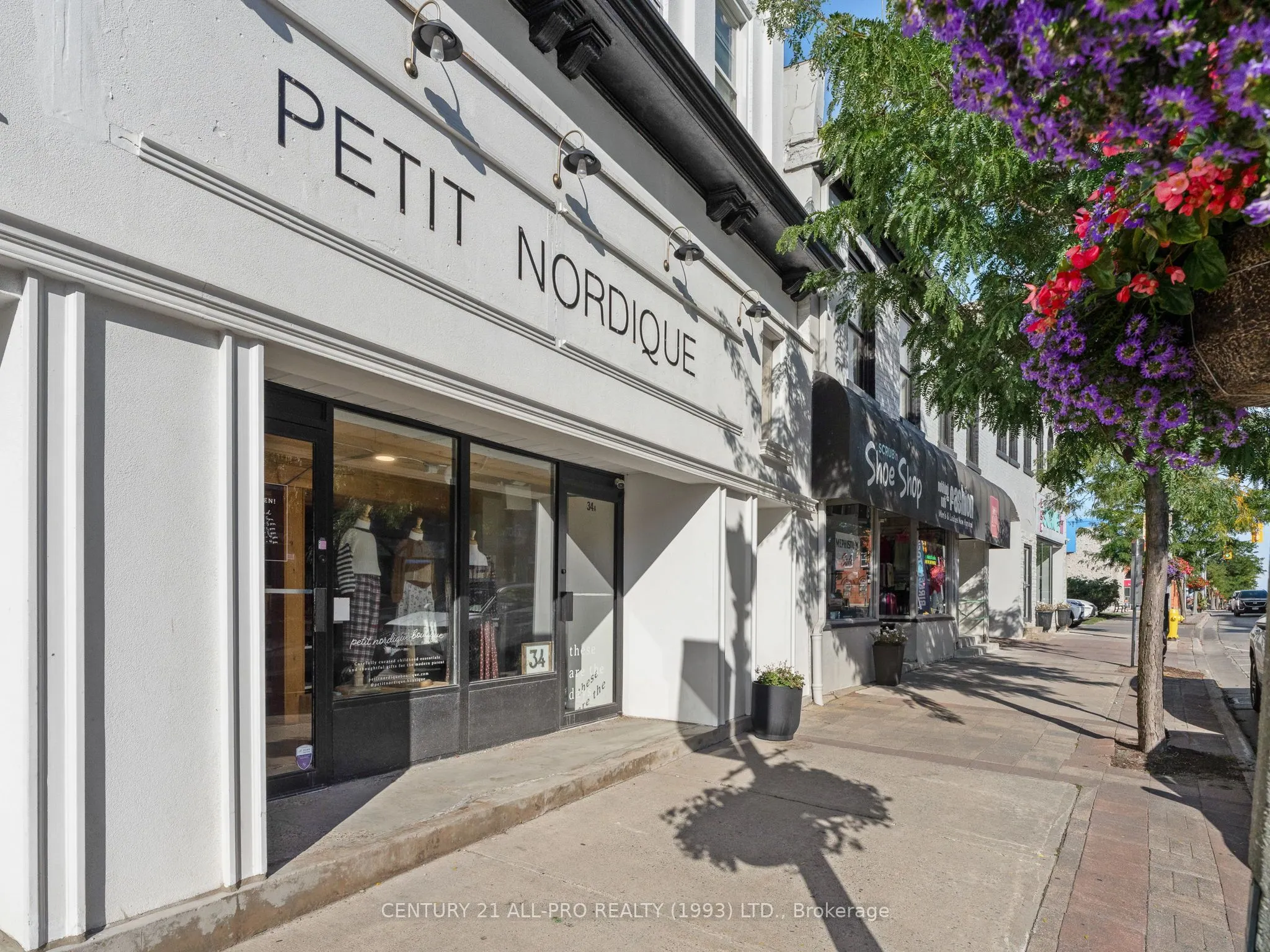 34 King Street W