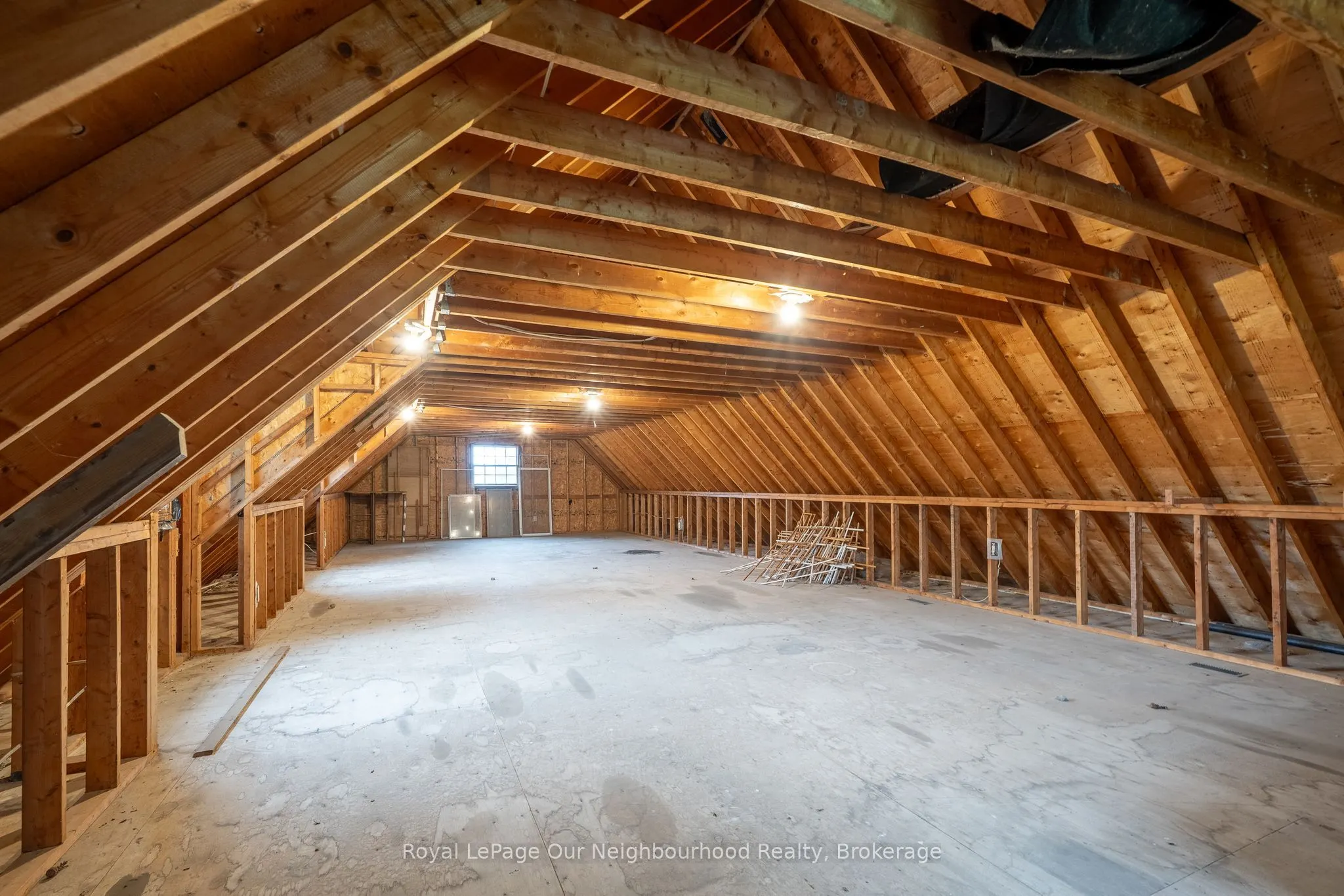 3741 LAKESHORE Road E