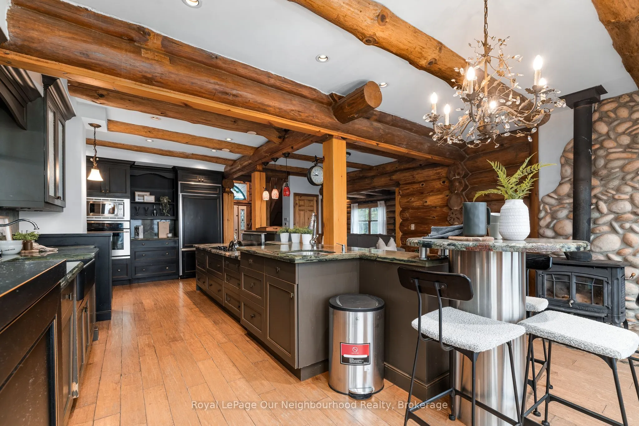 3741 LAKESHORE Road E