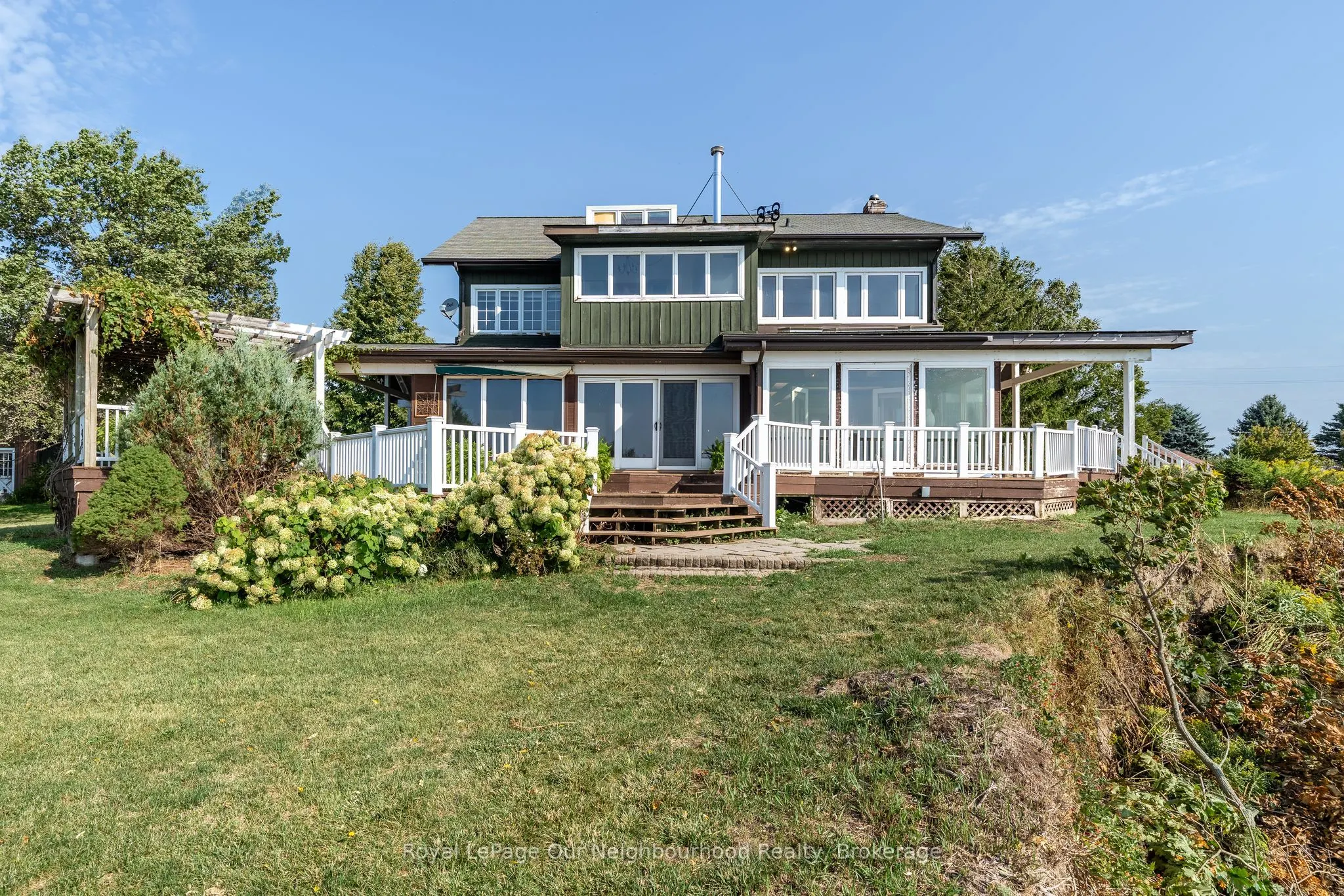 3741 LAKESHORE Road E