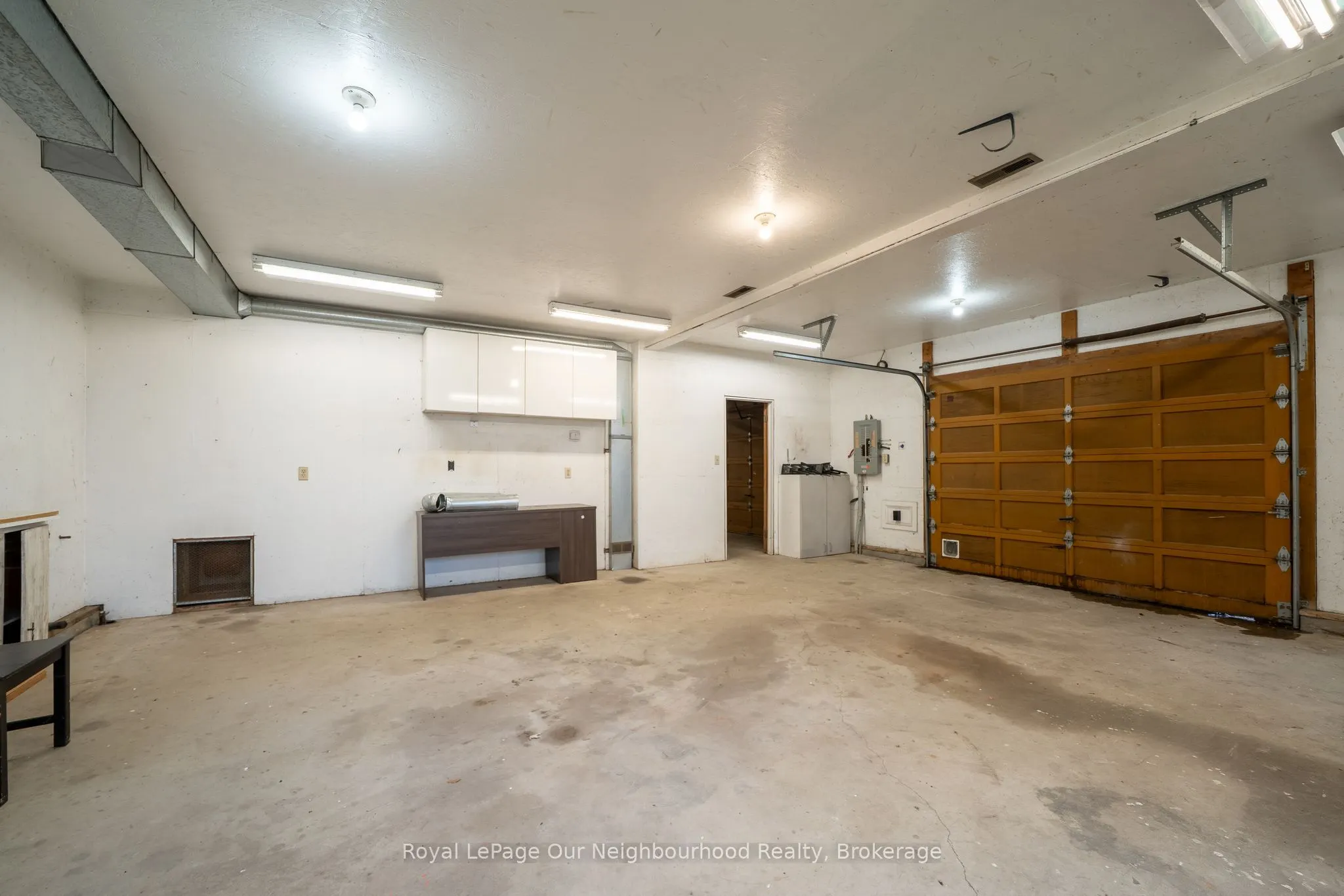 3741 LAKESHORE Road E