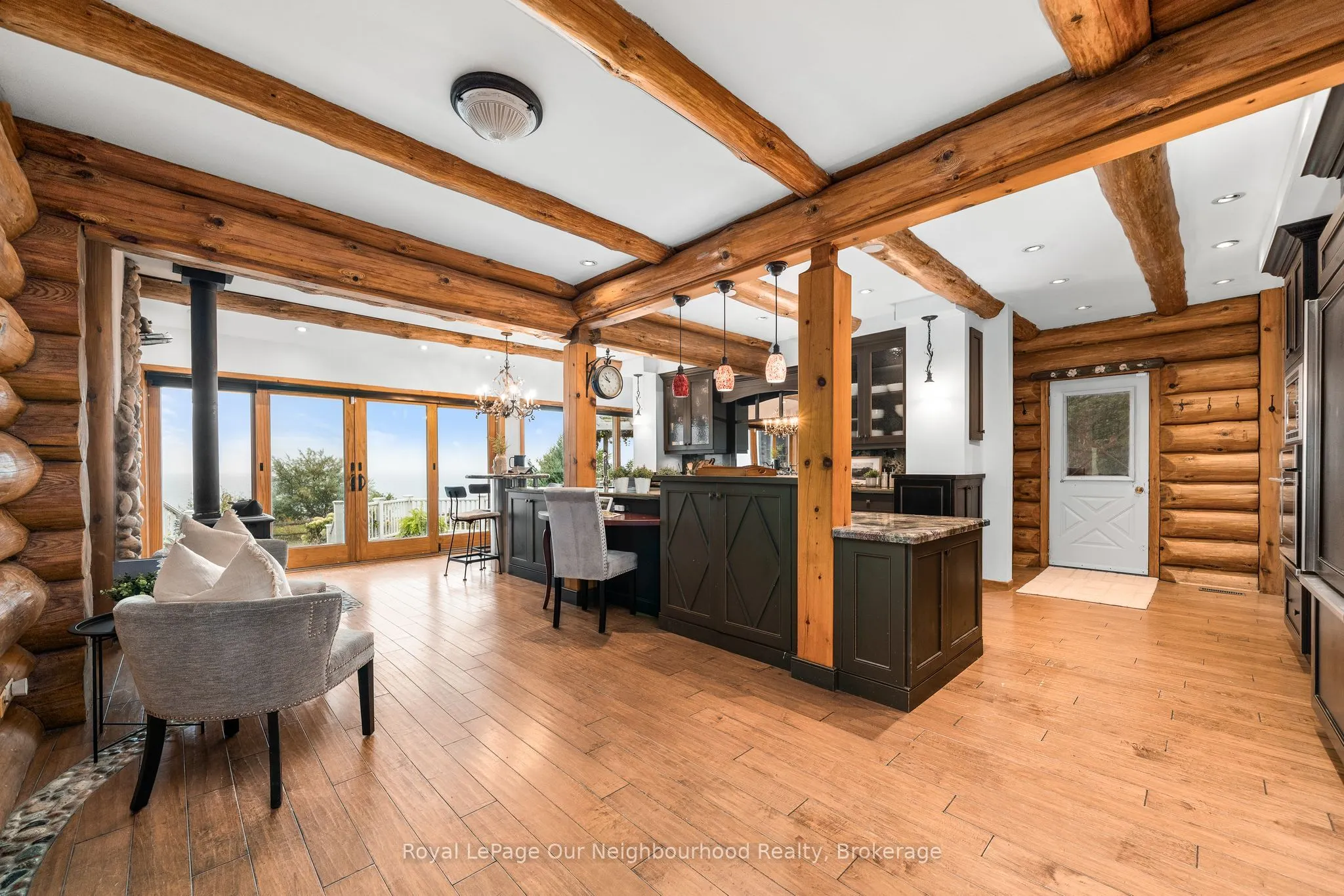 3741 LAKESHORE Road E
