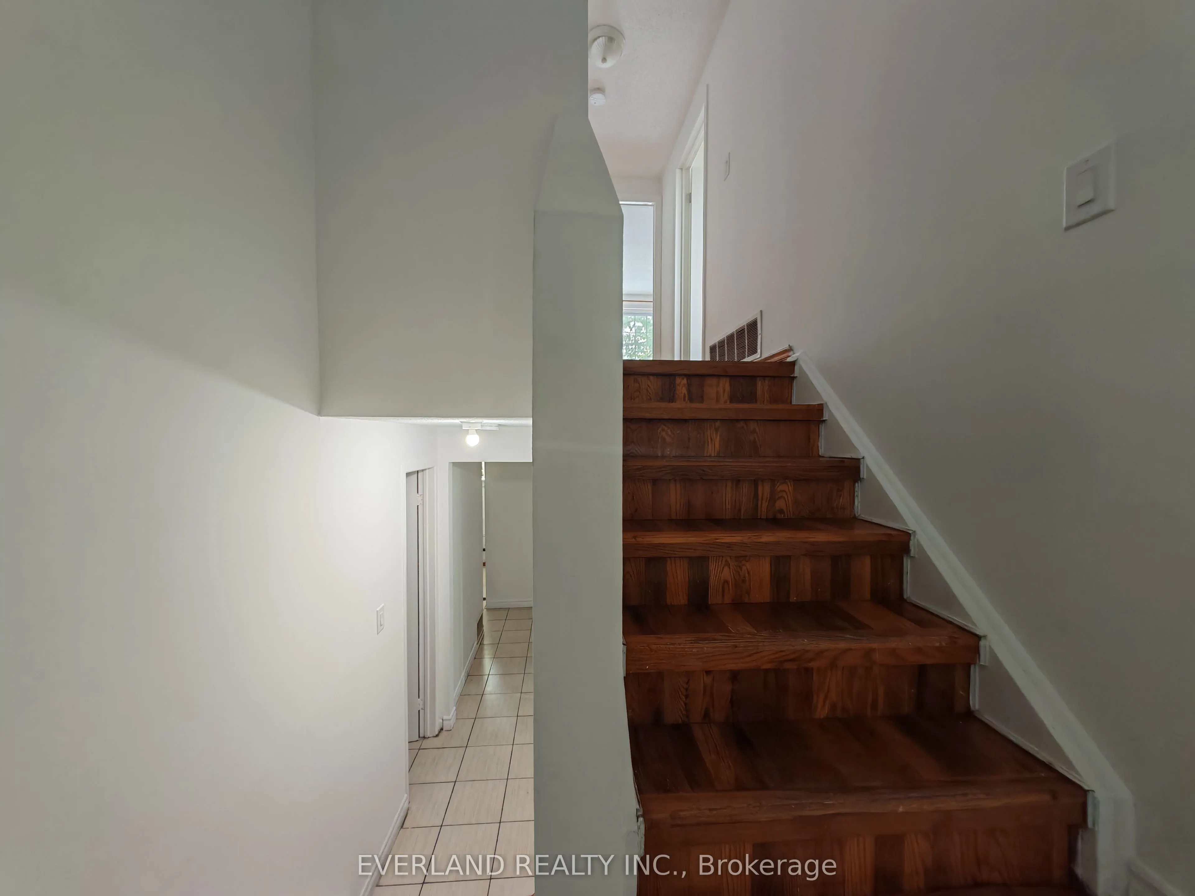 18 Camberley Court
