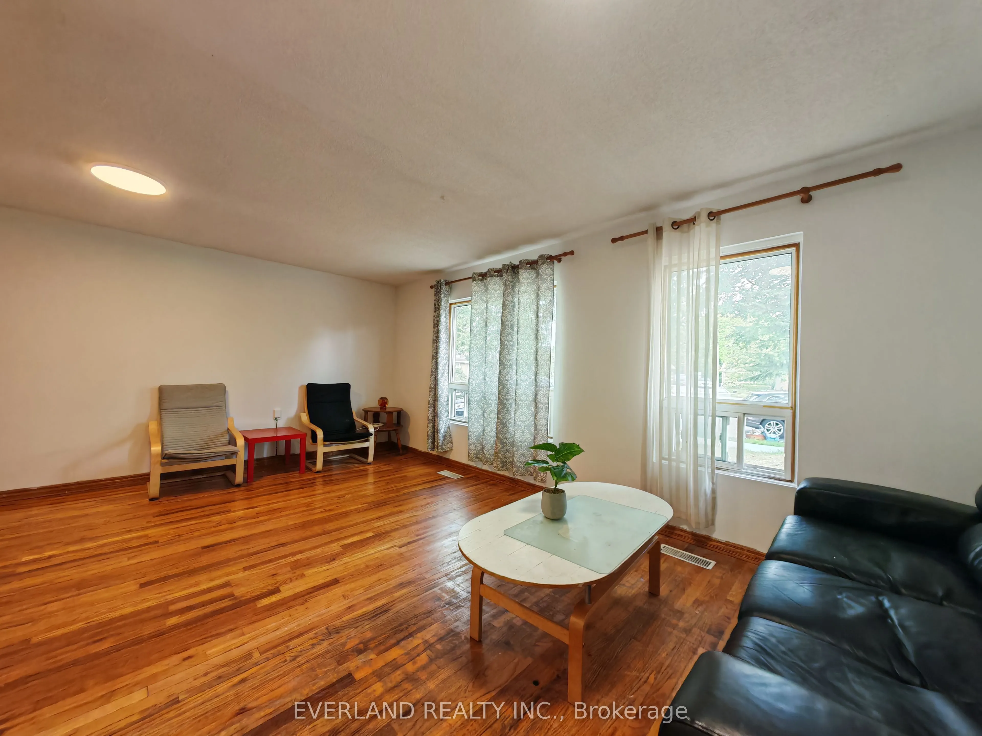 18 Camberley Court
