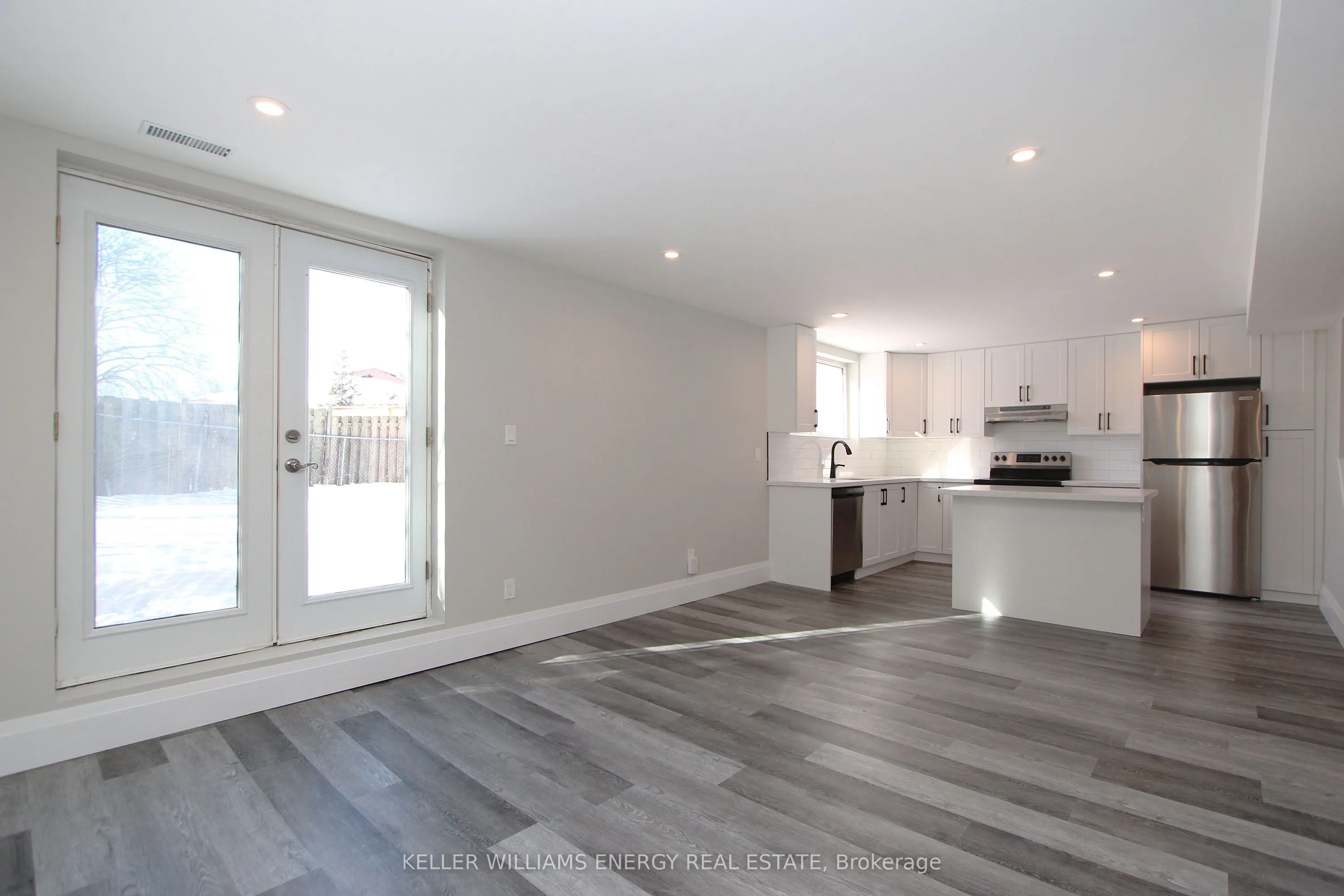 634 Wilson Road N, #Lower