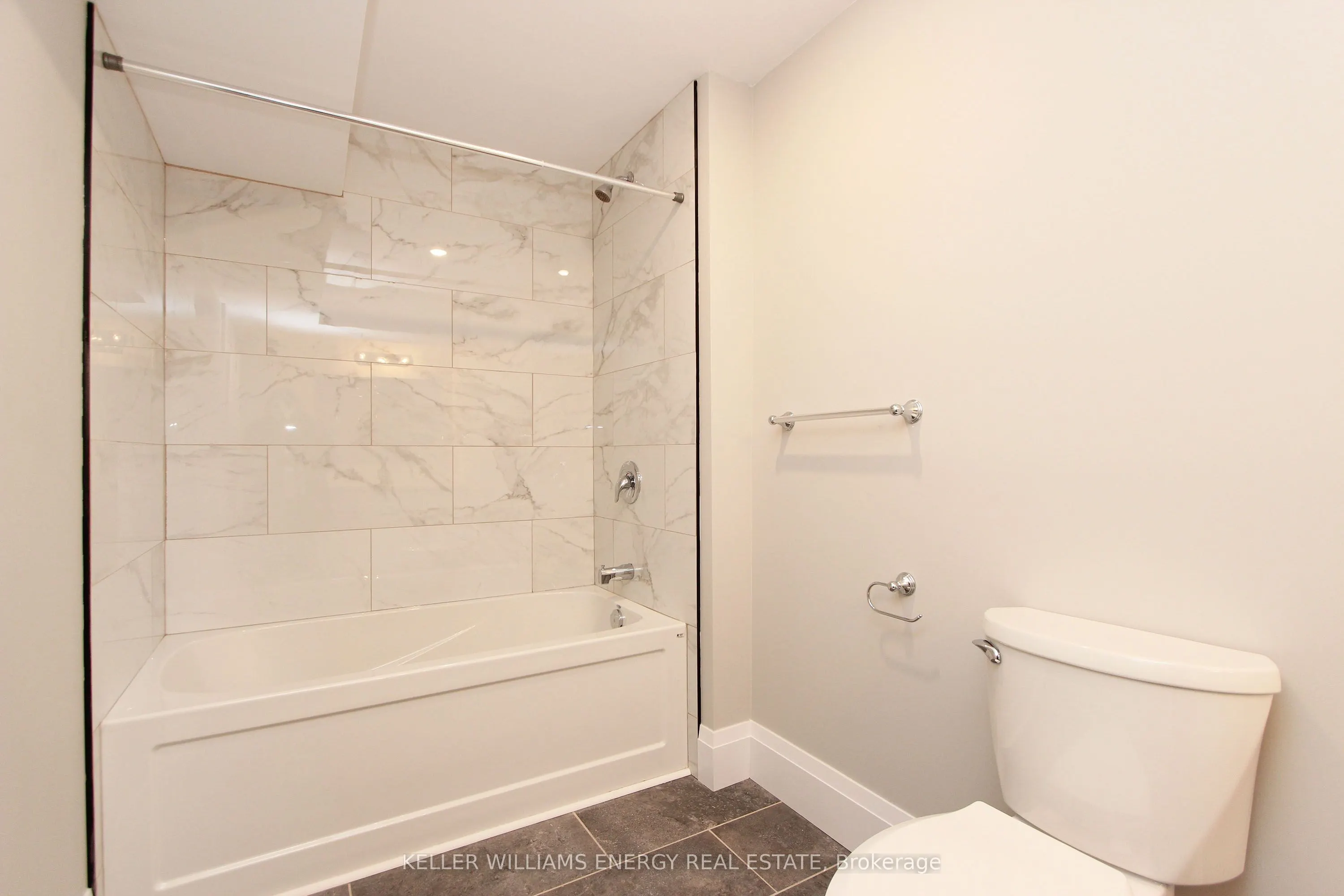 634 Wilson Road N, #Lower