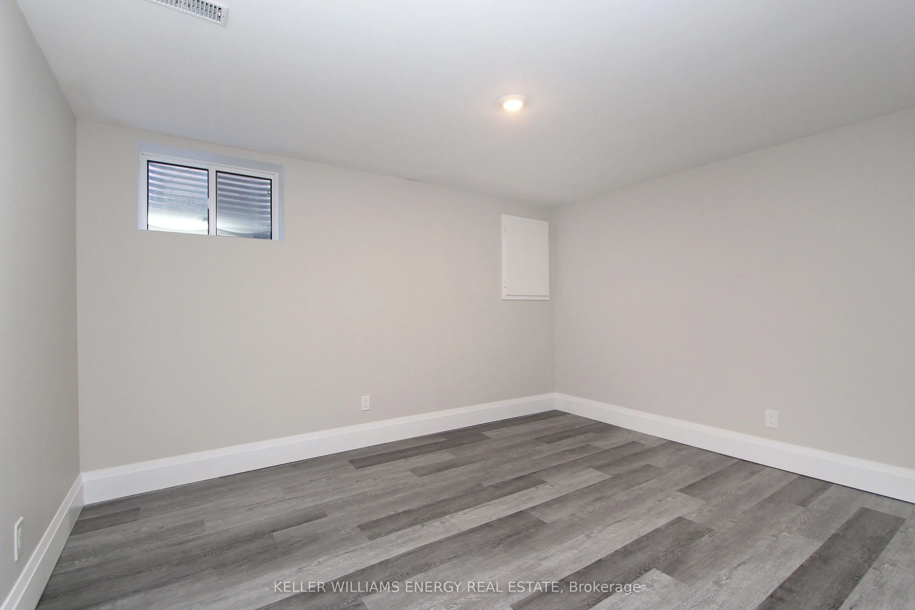 634 Wilson Road N, #Lower